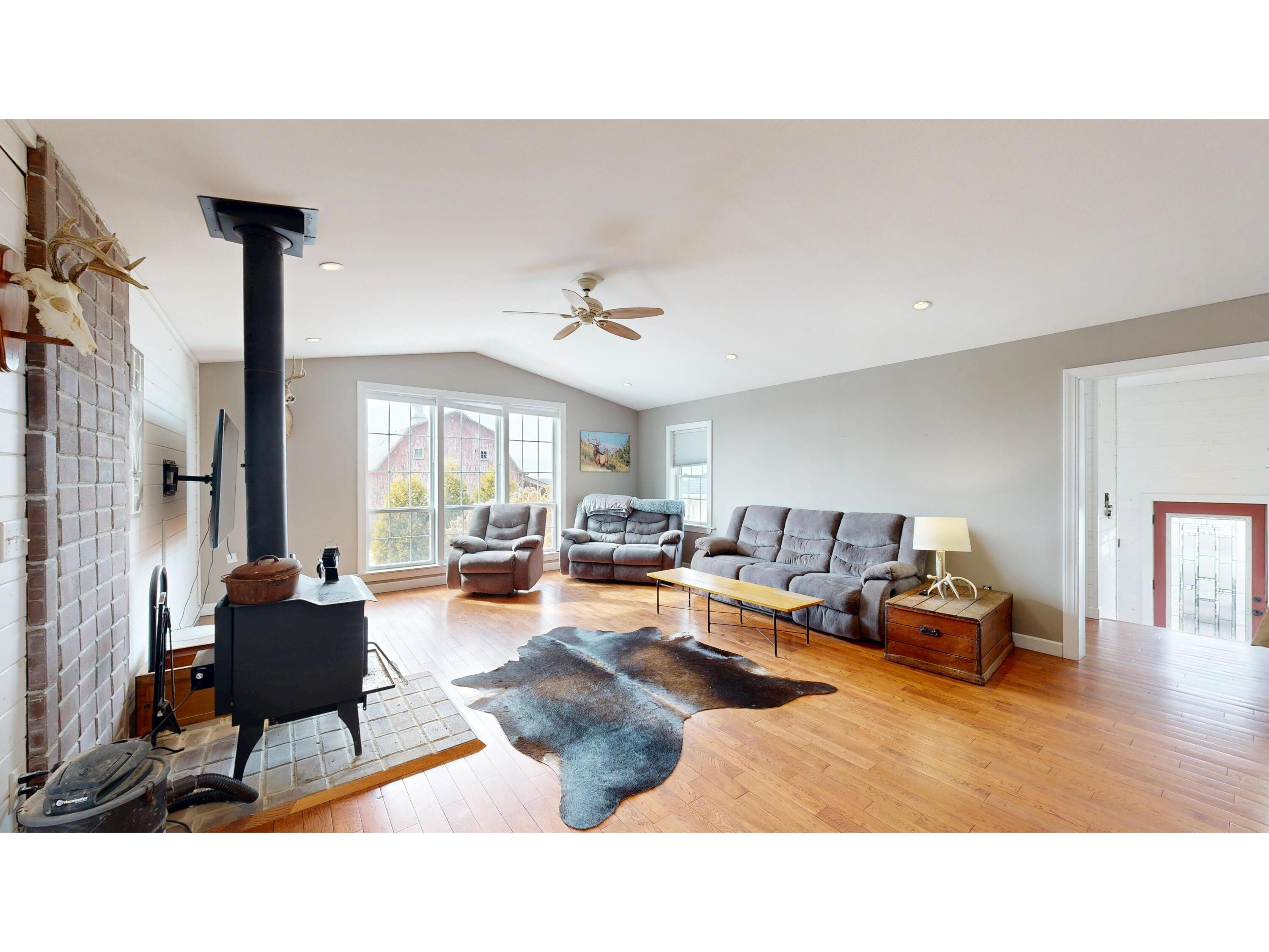 16433 State Highway 27 Utica WI 54628 1952672 image3