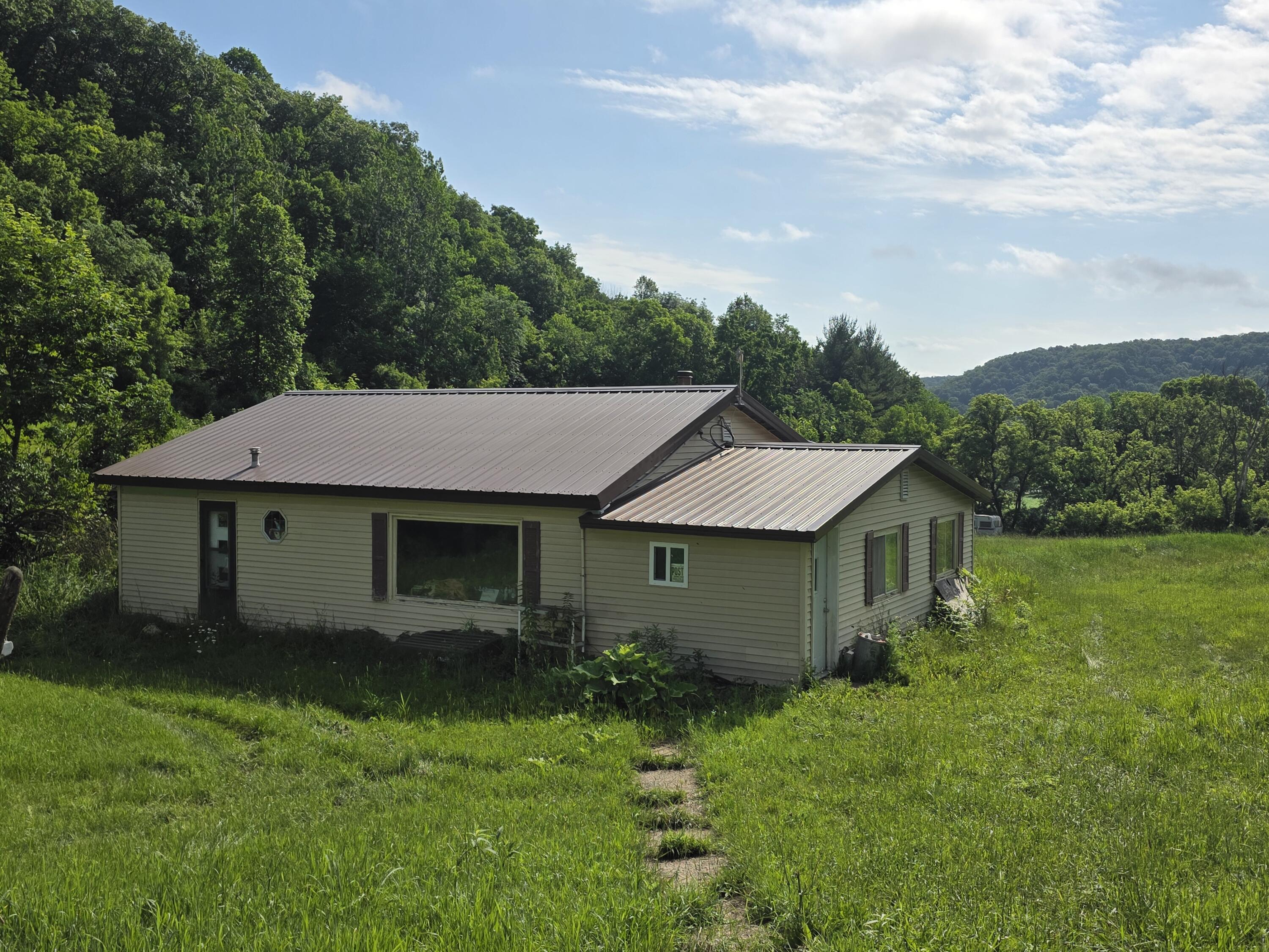 16504 Hill Dayton WI 53573 1931702 image1