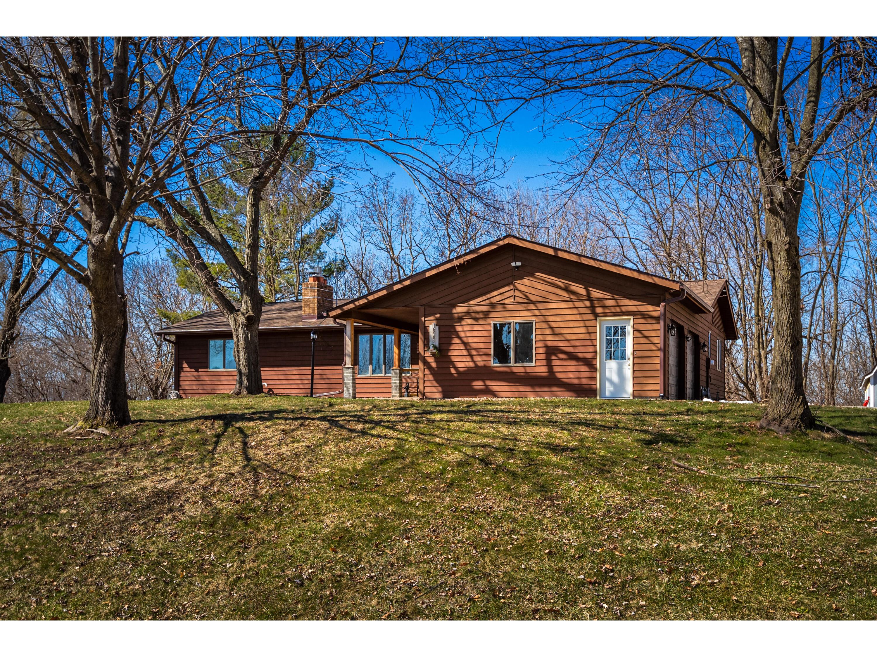 16585 HILLTOP Galesville WI 54630 1869249 image1