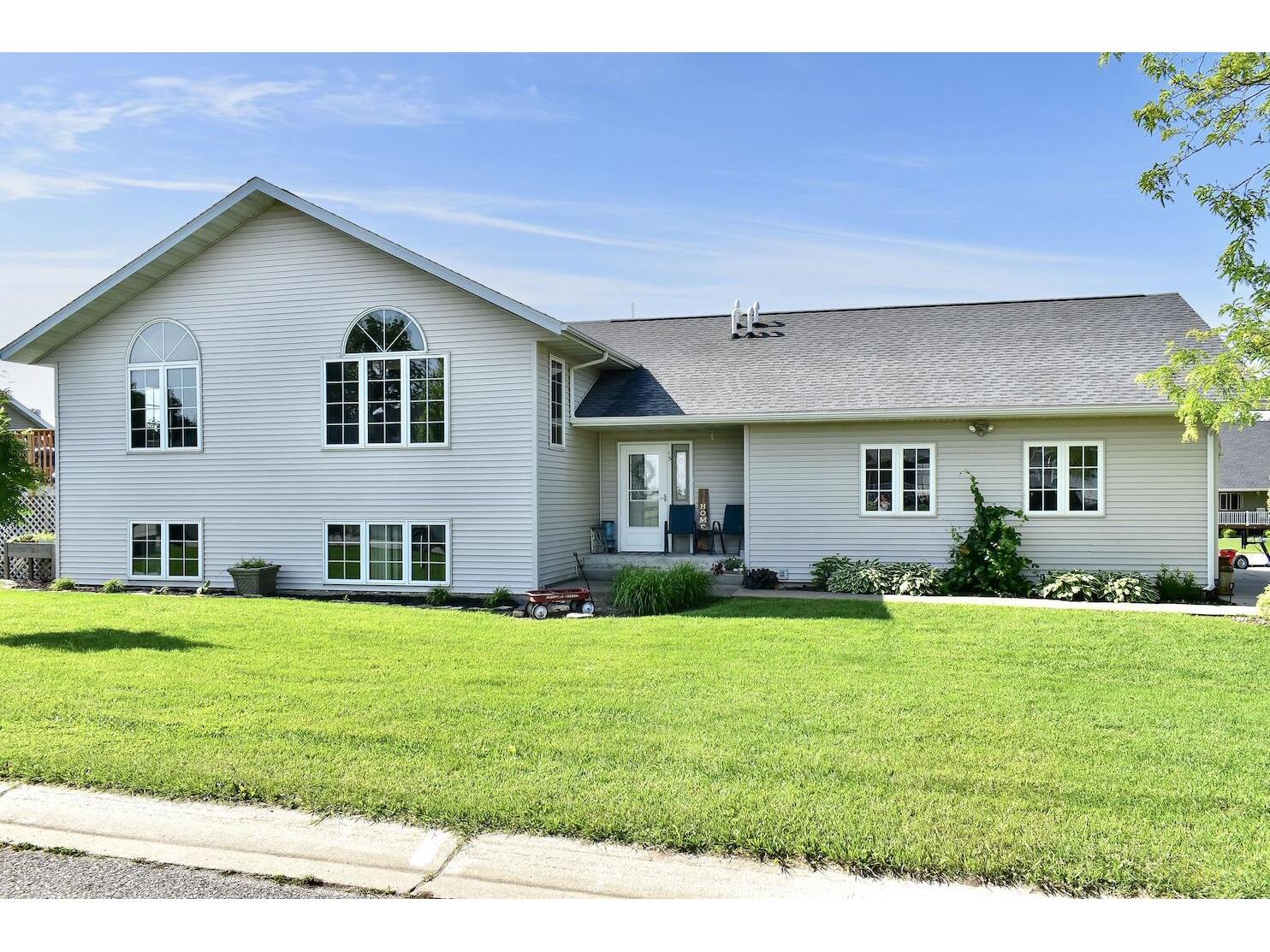 17 Williams Lewiston MN 55952 1947556 image1