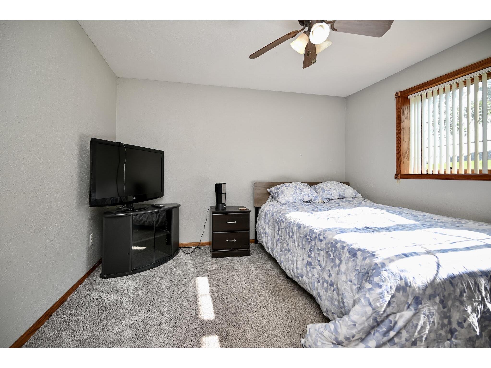 17 Williams Lewiston MN 55952 1947556 image30