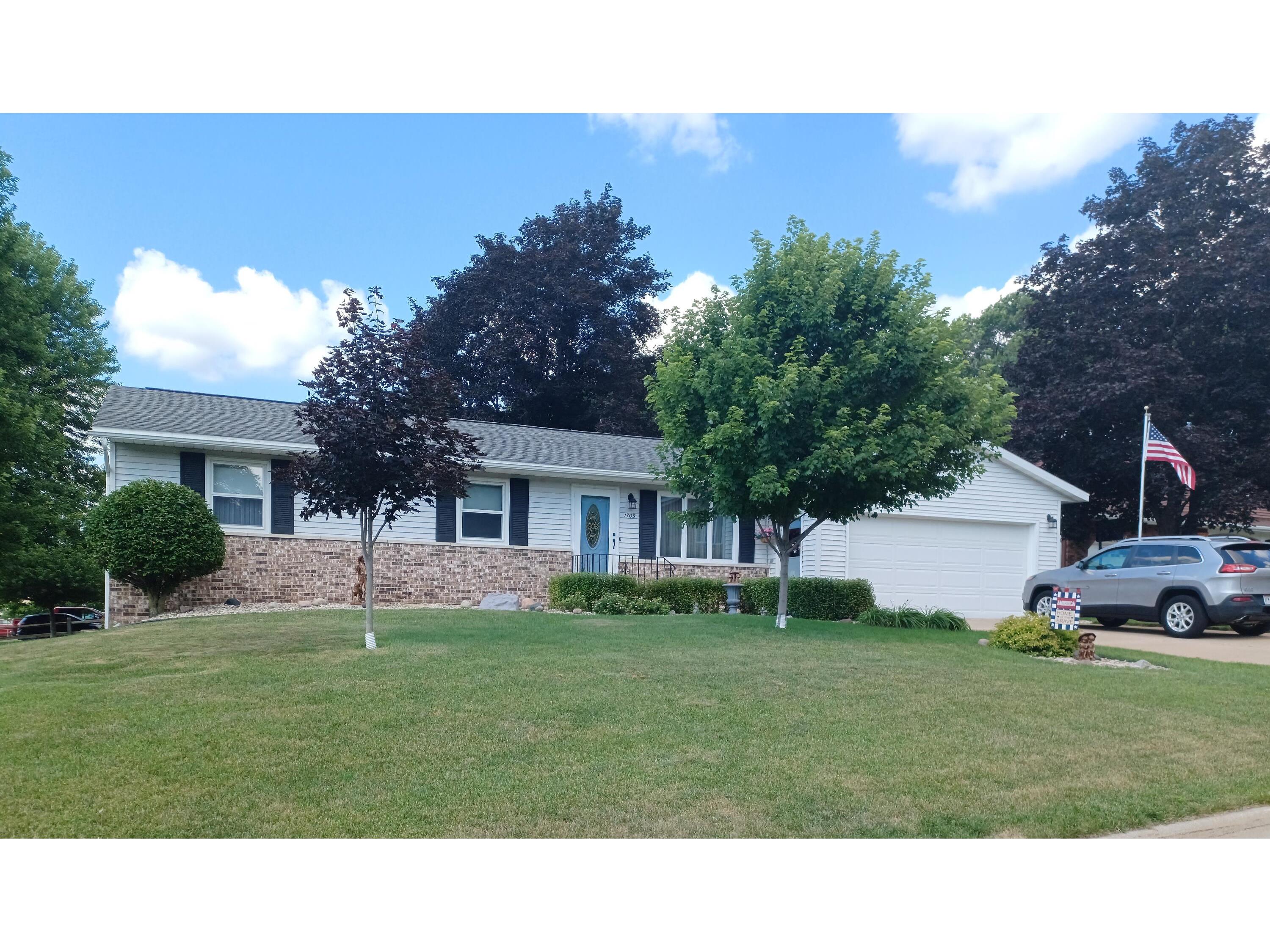 1703 Jennifer Ct, Onalaska, WI, 54650 MLS 1803344 Edina Realty