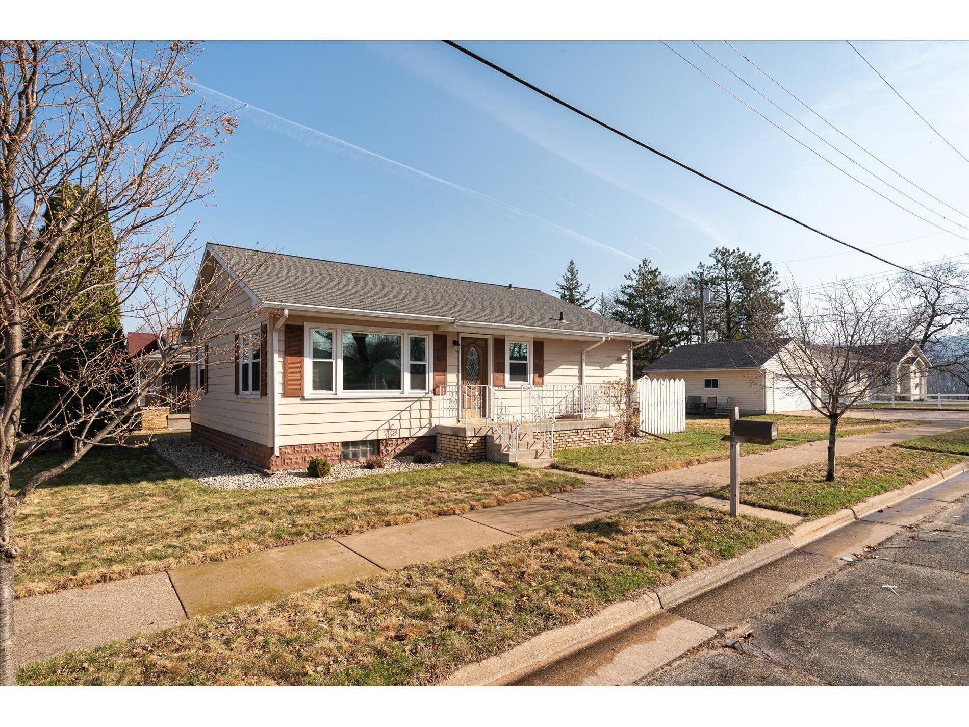 1707 St Andrew La Crosse WI 54603 1911749 image1