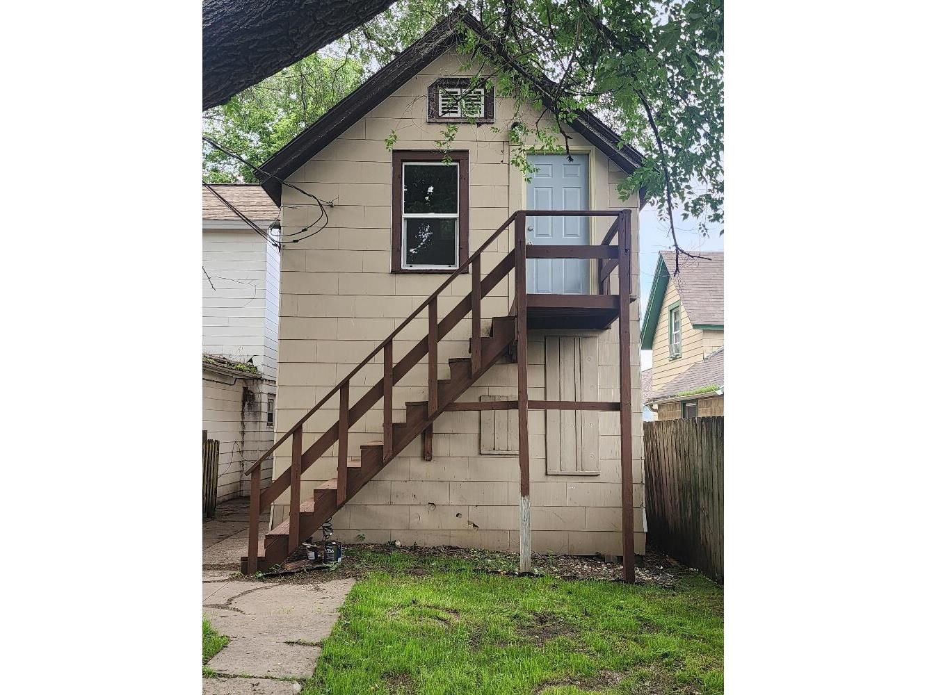 1710 Market #1712 La Crosse WI 54601 1971032 image3