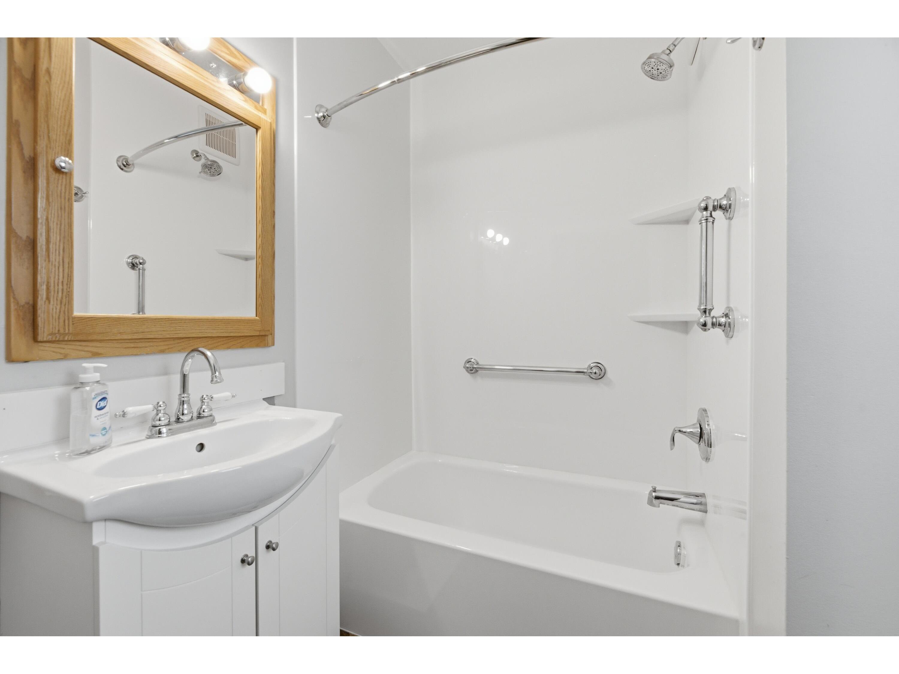 1722 Winnebago La Crosse WI 54601 1968616 image17