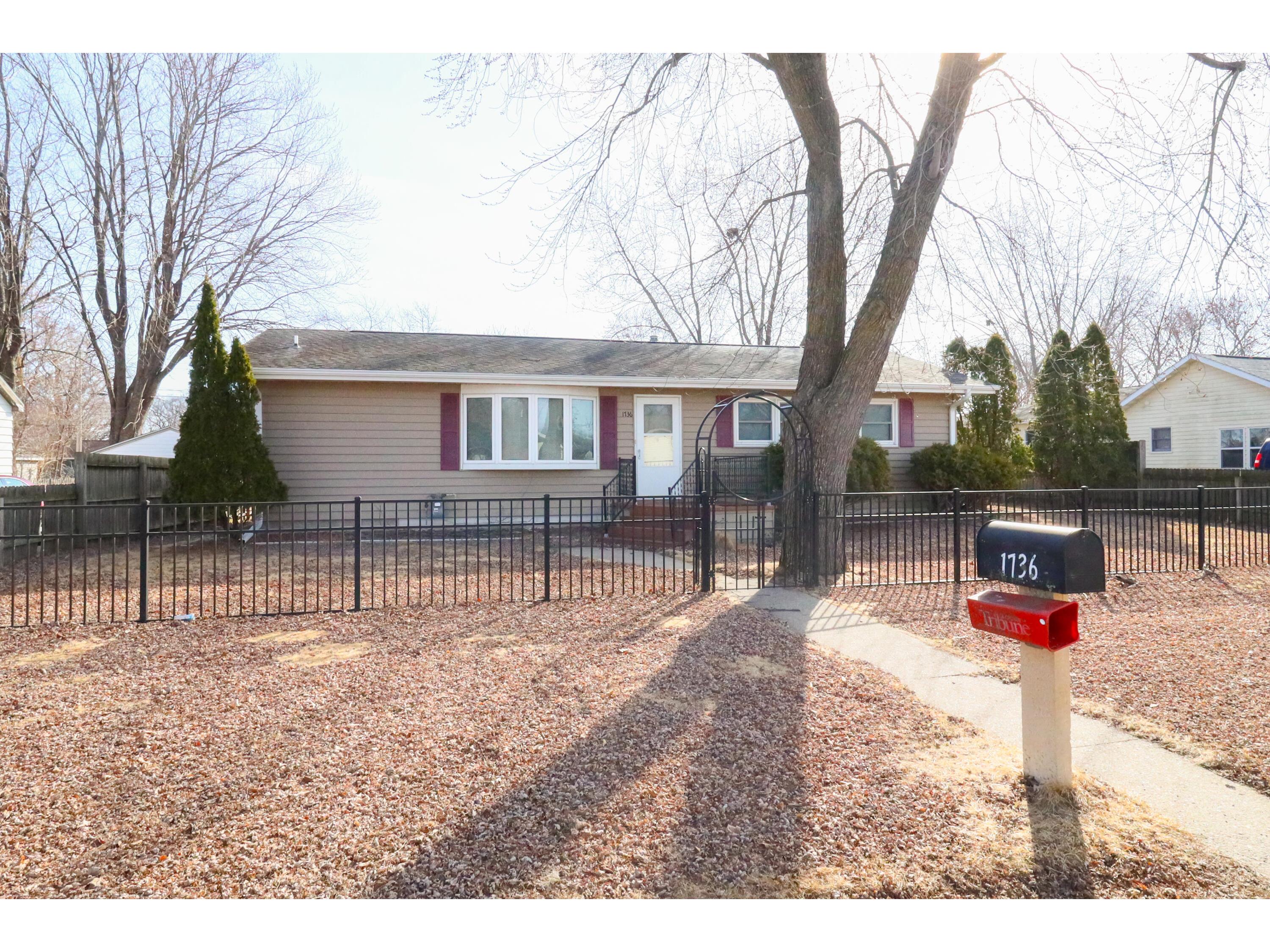 1736 Caroline Campbell WI 54603 1909444 image1