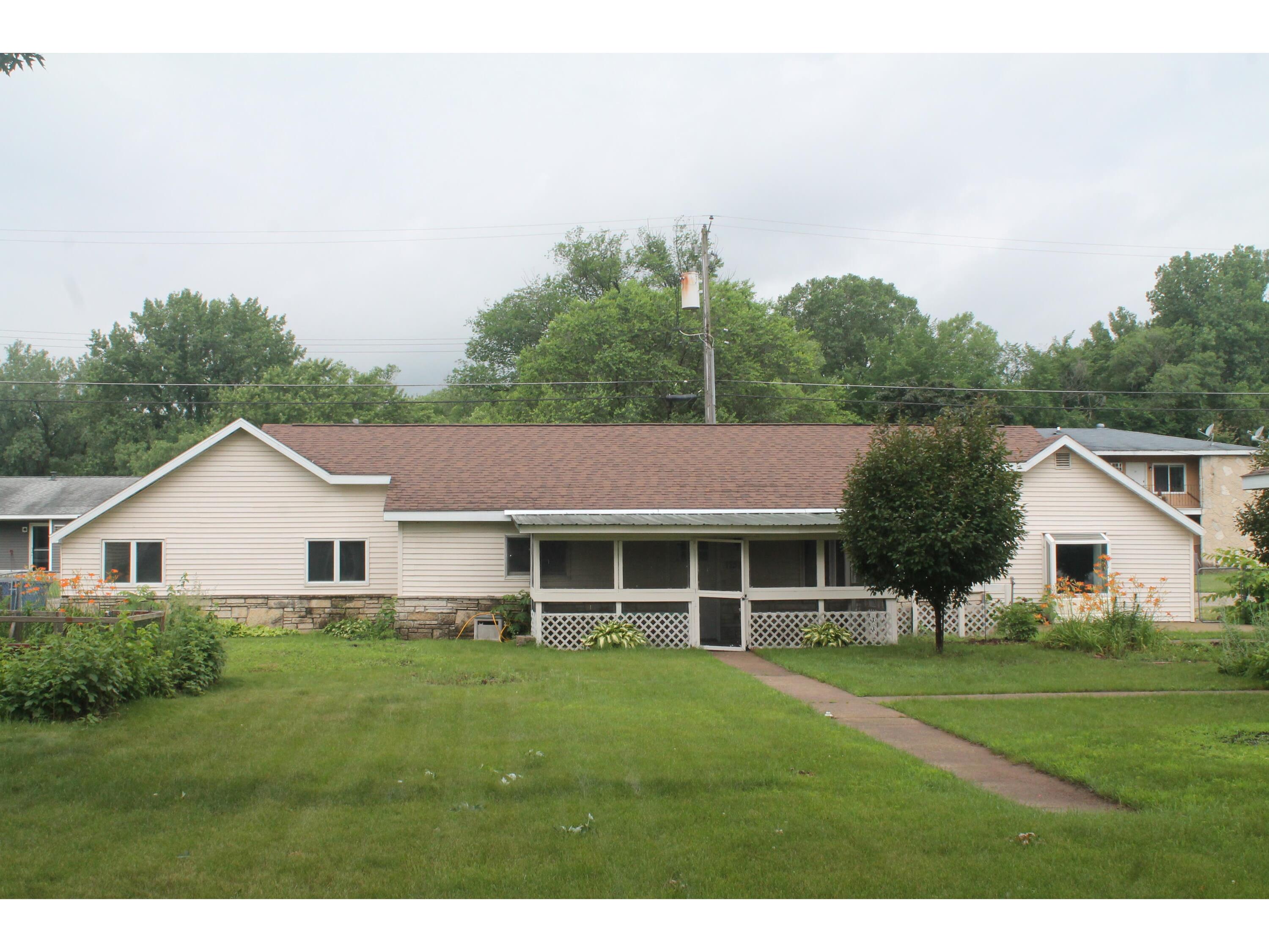 1737 Caroline Campbell WI 54603 1923948 image1
