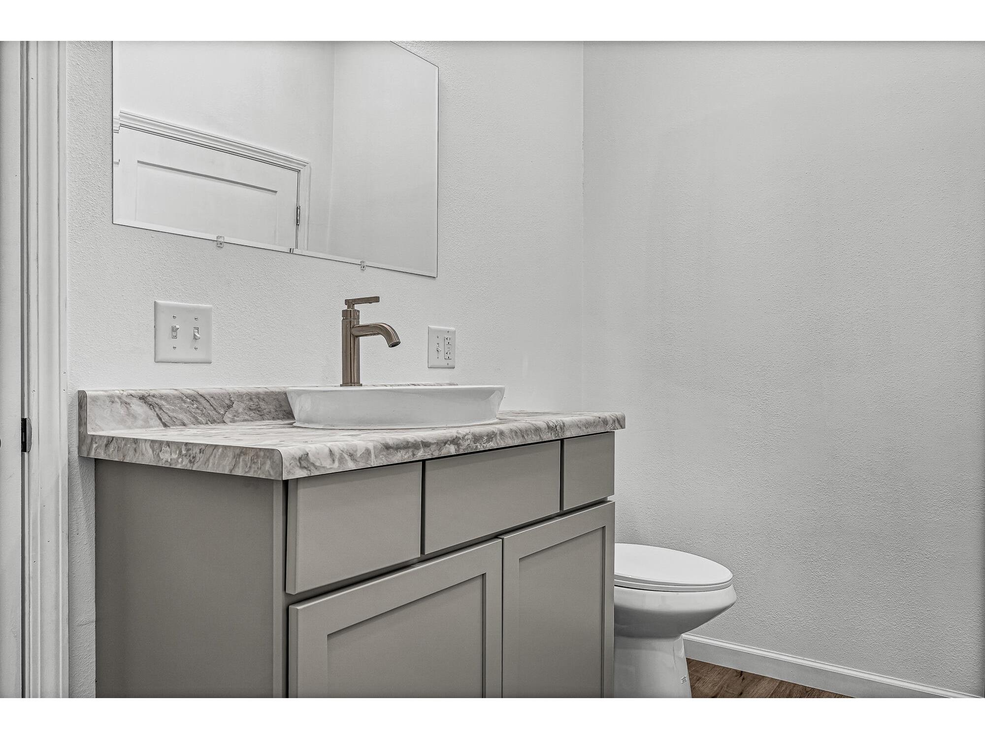 180 S Hill Fountain City WI 54629 1956861 image8
