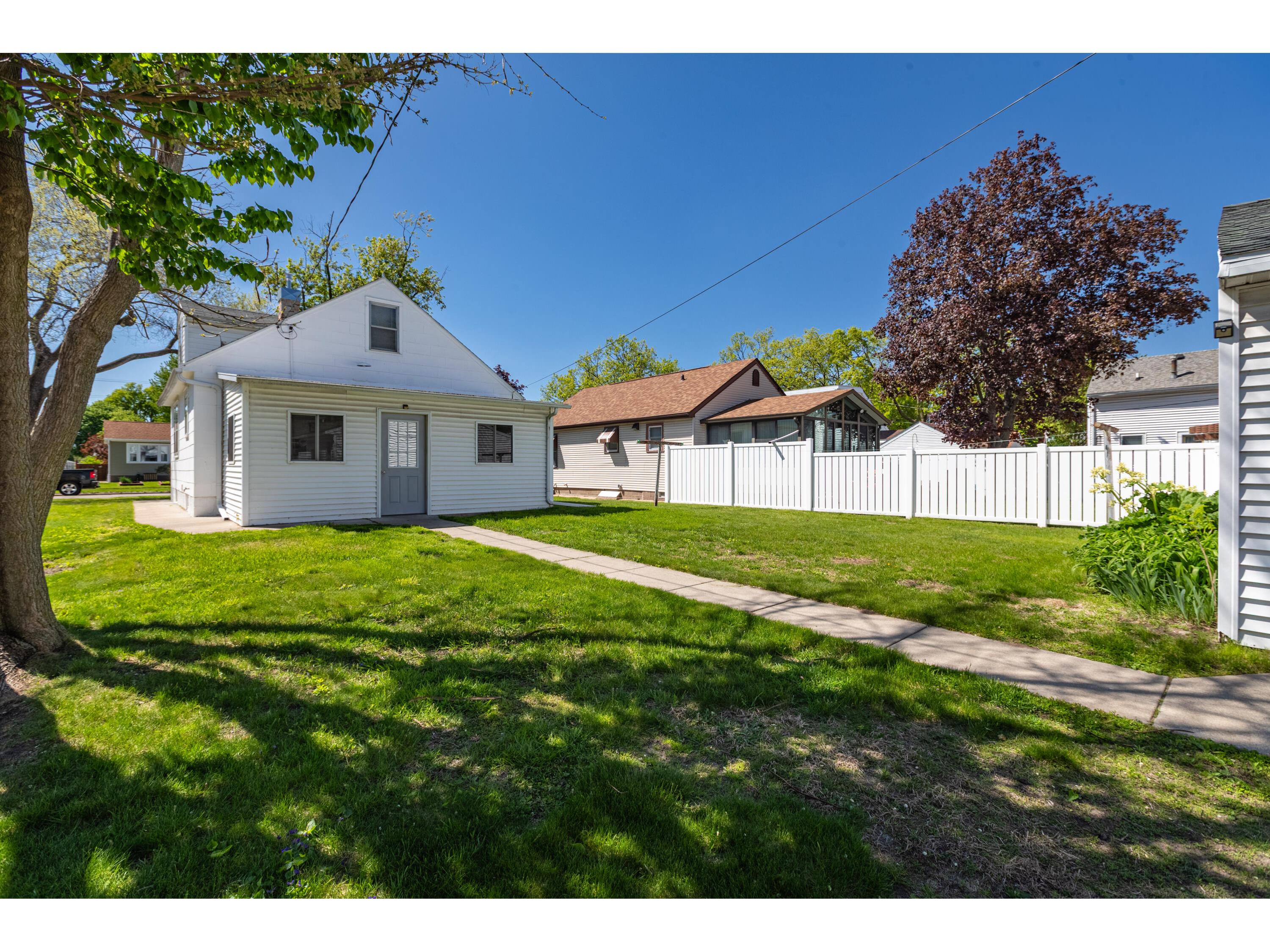 1809 19th La Crosse WI 54601 1961626 image13