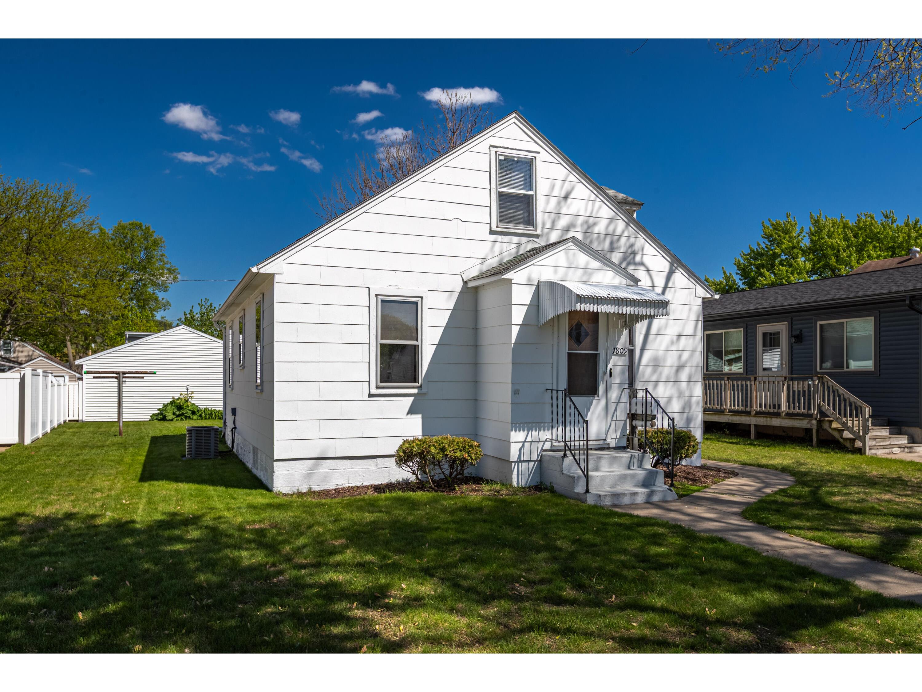 1809 19th La Crosse WI 54601 1961626 image15