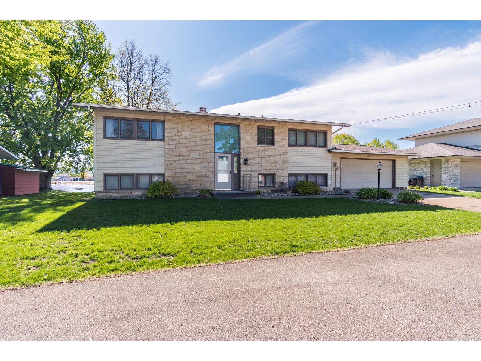 1812 Nakomis Campbell WI 54603 1961624 image1