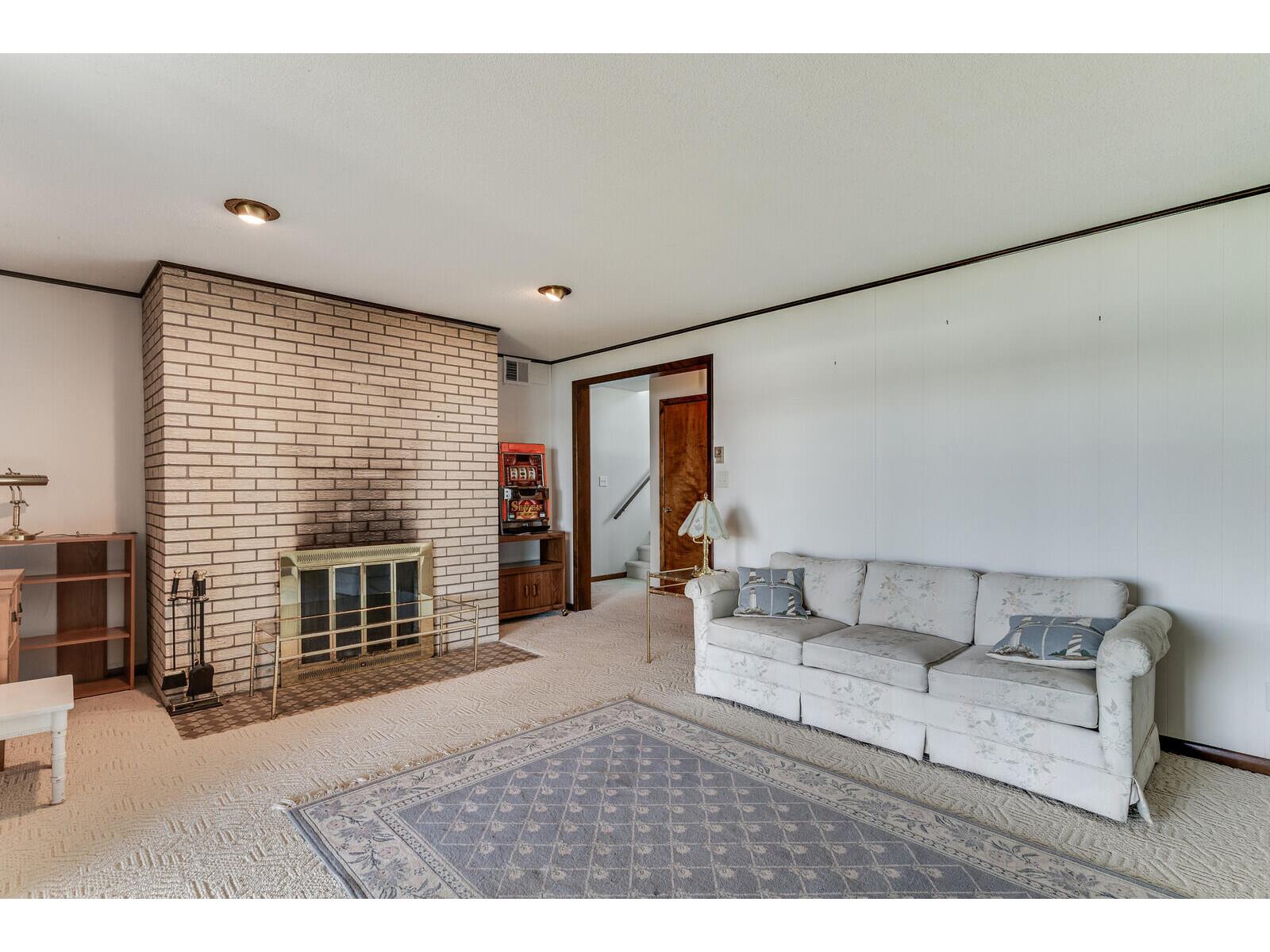 1812 Nakomis Campbell WI 54603 1961624 image25