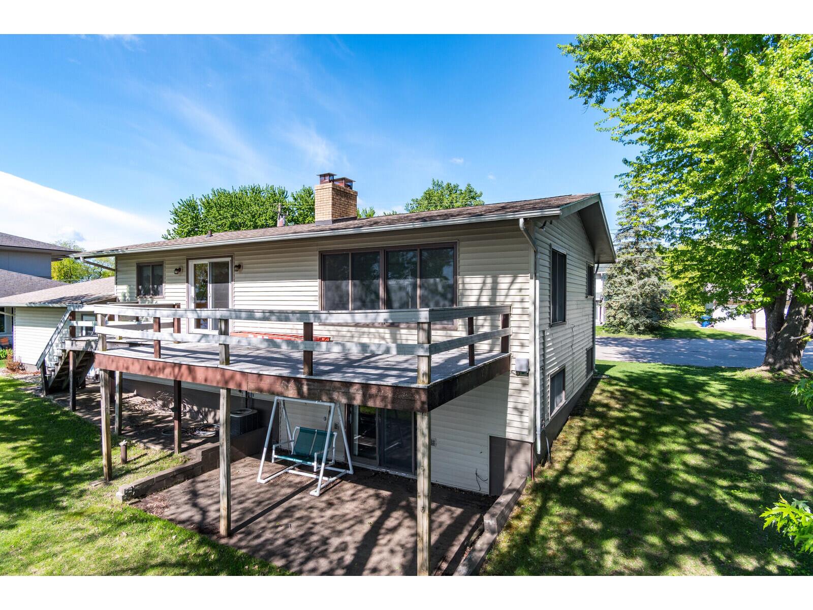 1812 Nakomis Campbell WI 54603 1961624 image8