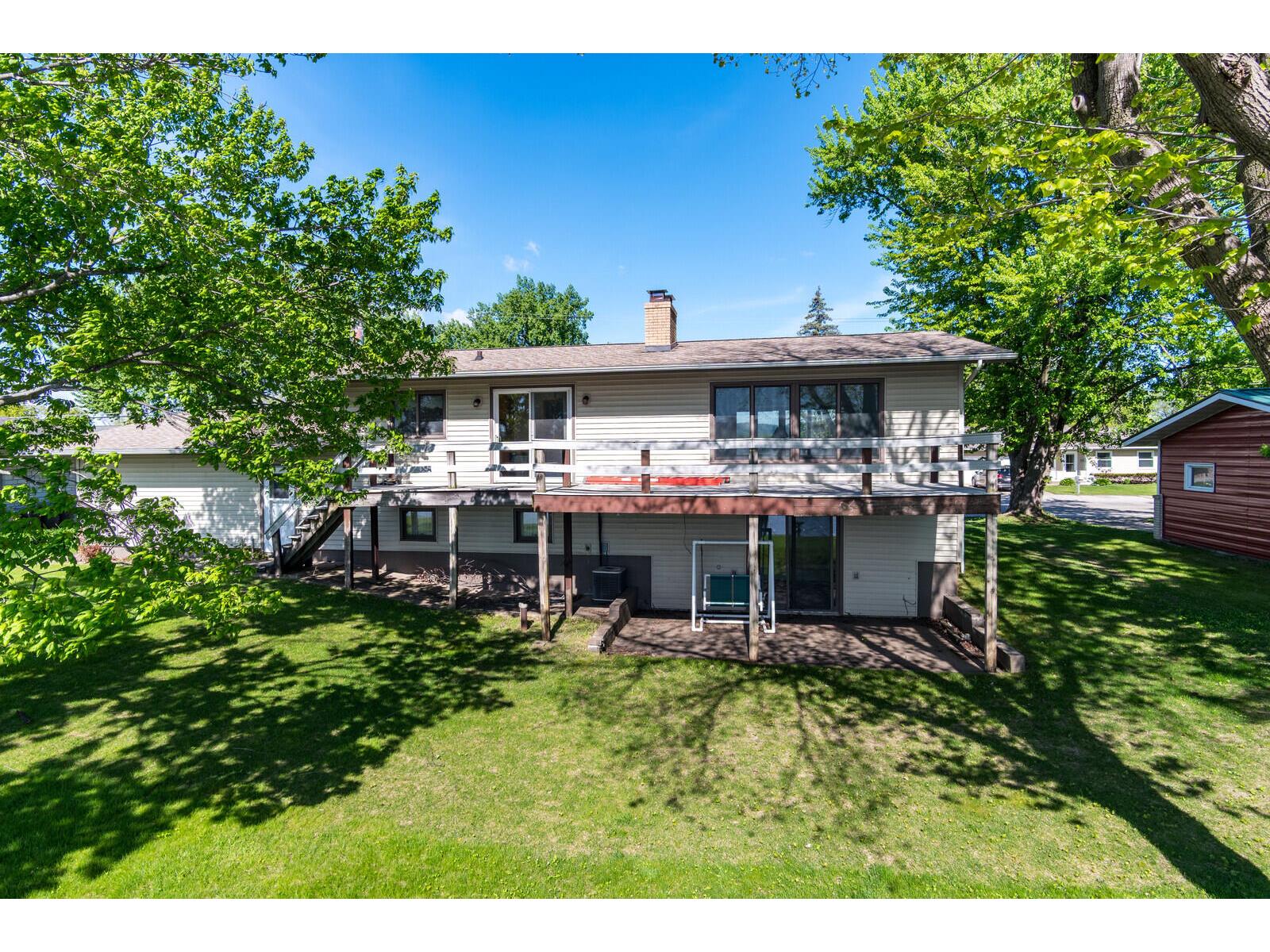 1812 Nakomis Campbell WI 54603 1961624 image9