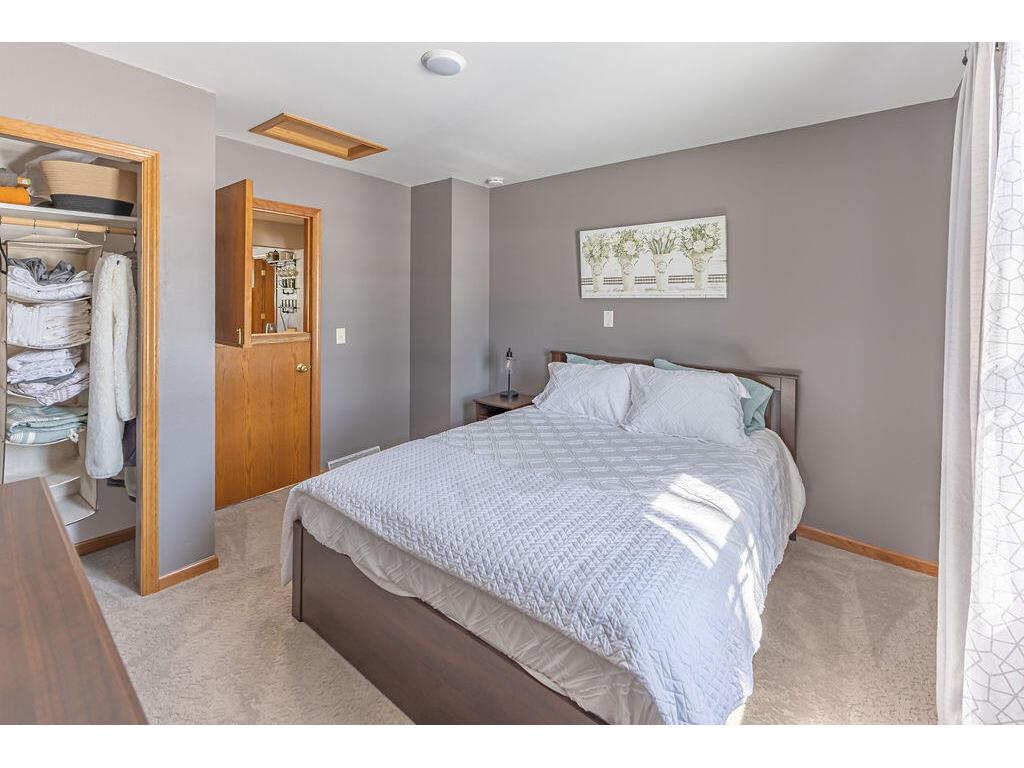 1826 21st La Crosse WI 54601 1954444 image32