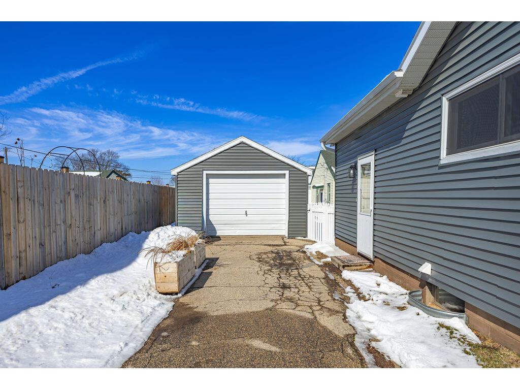 1826 21st La Crosse WI 54601 1954444 image47