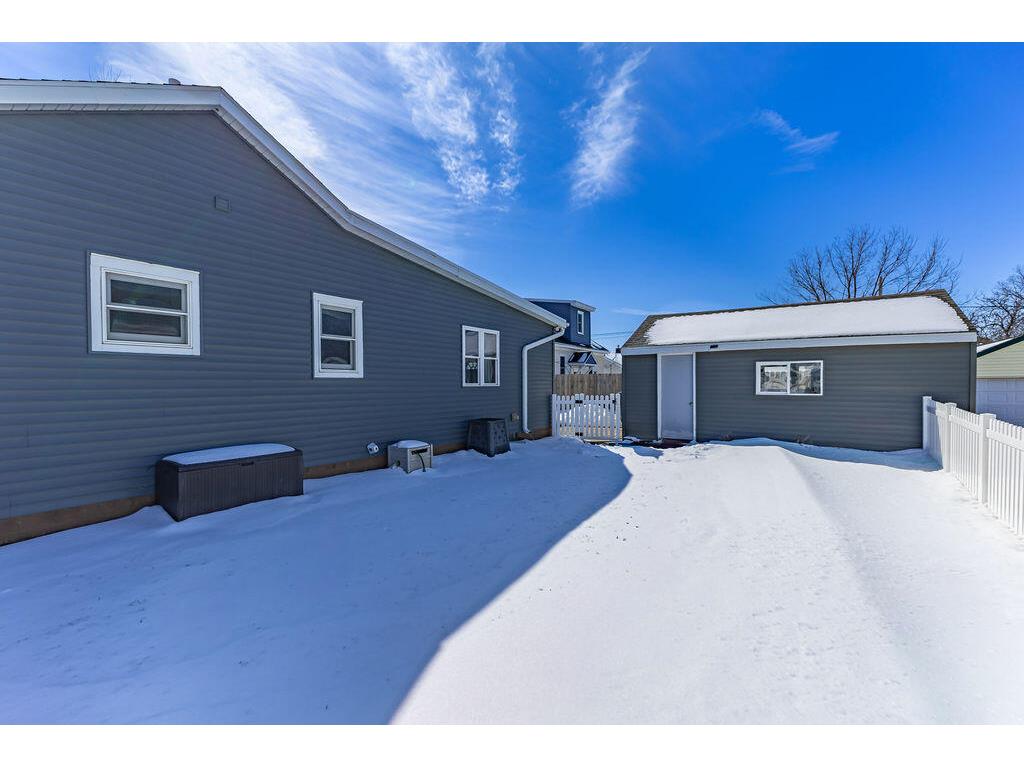 1826 21st La Crosse WI 54601 1954444 image48