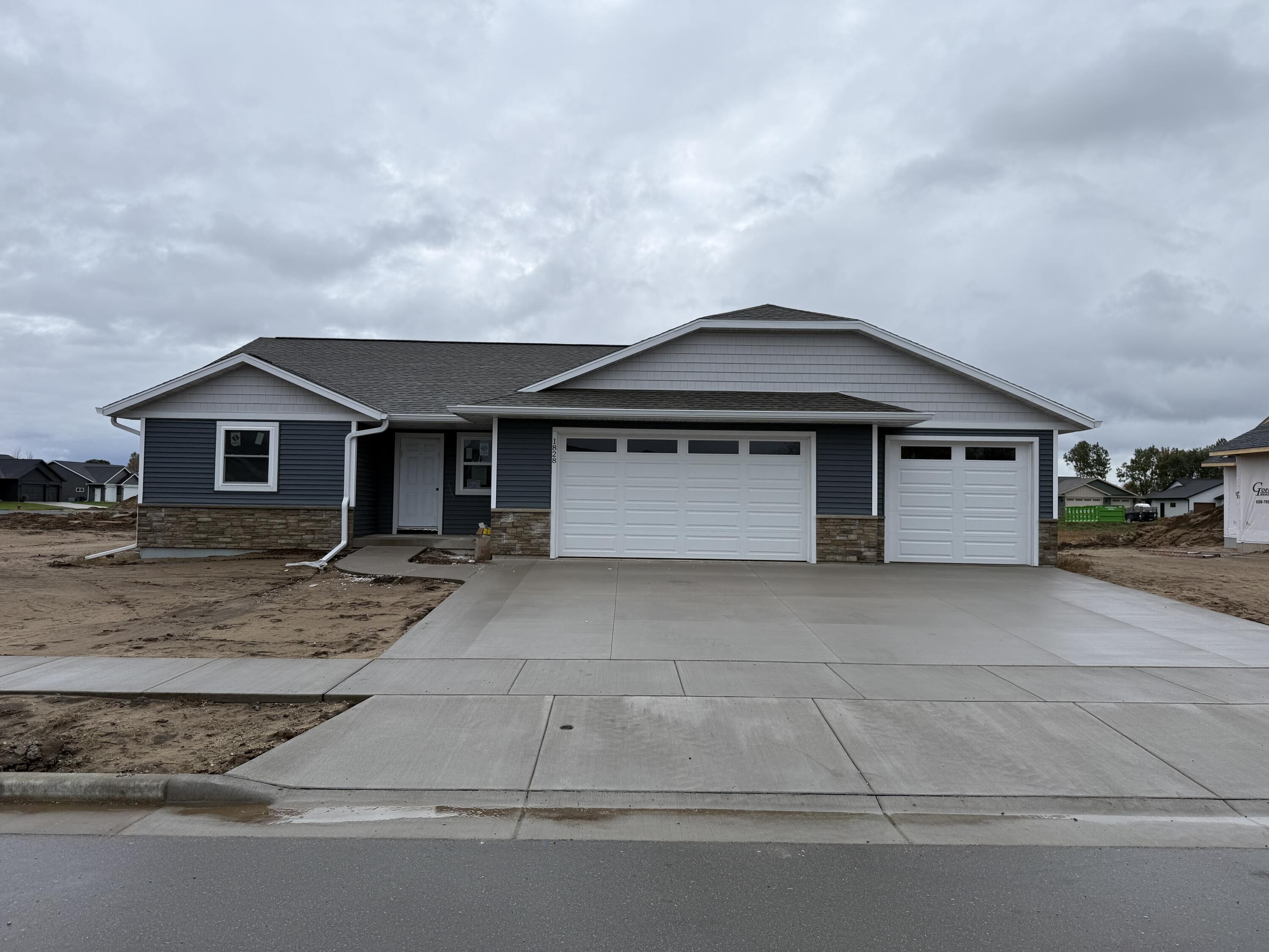 1828 Arches Holmen WI 54636 1940334 image1