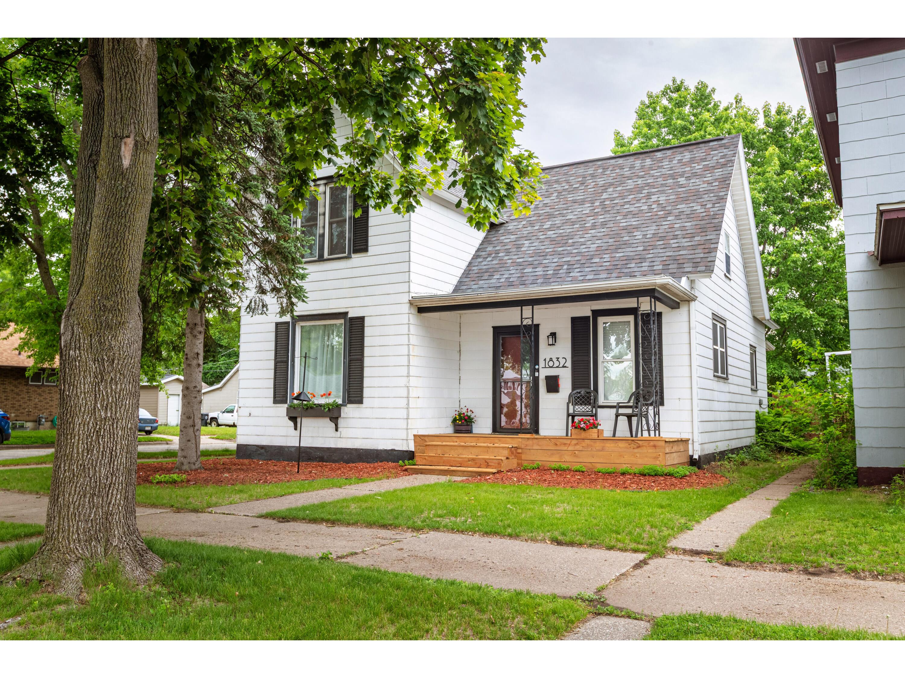 1832 Wood La Crosse WI 54603 1920919 image1