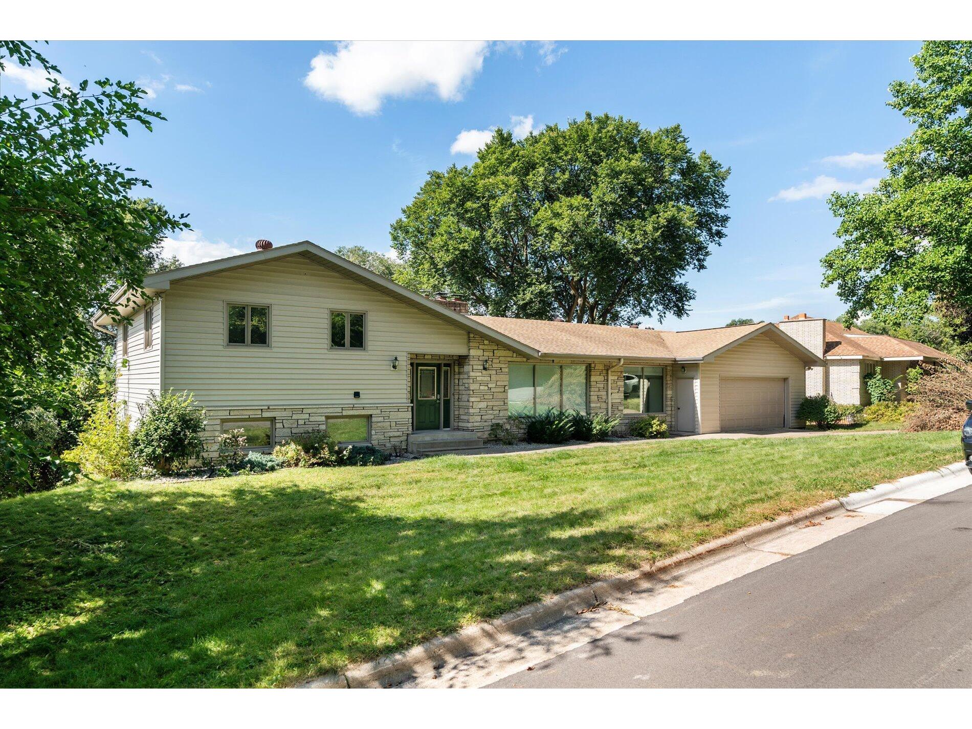 1834 Eastwood La Crosse WI 54601 1893591 image1