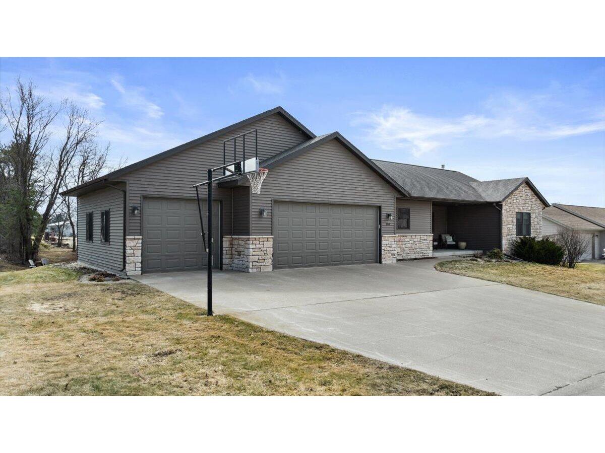 186 Katie Cashton WI 54619 1955748 image1