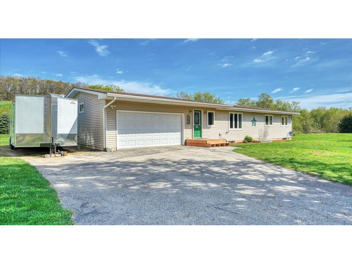 18685 Innsbruck Adrian WI 54660 1834084 image1