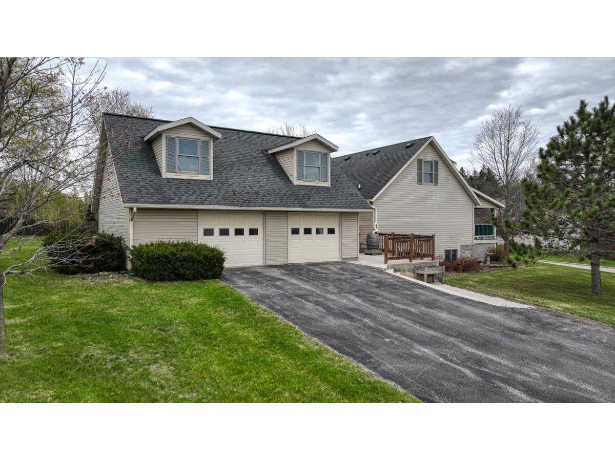 187 Katie Cashton WI 54619 1872945 image1