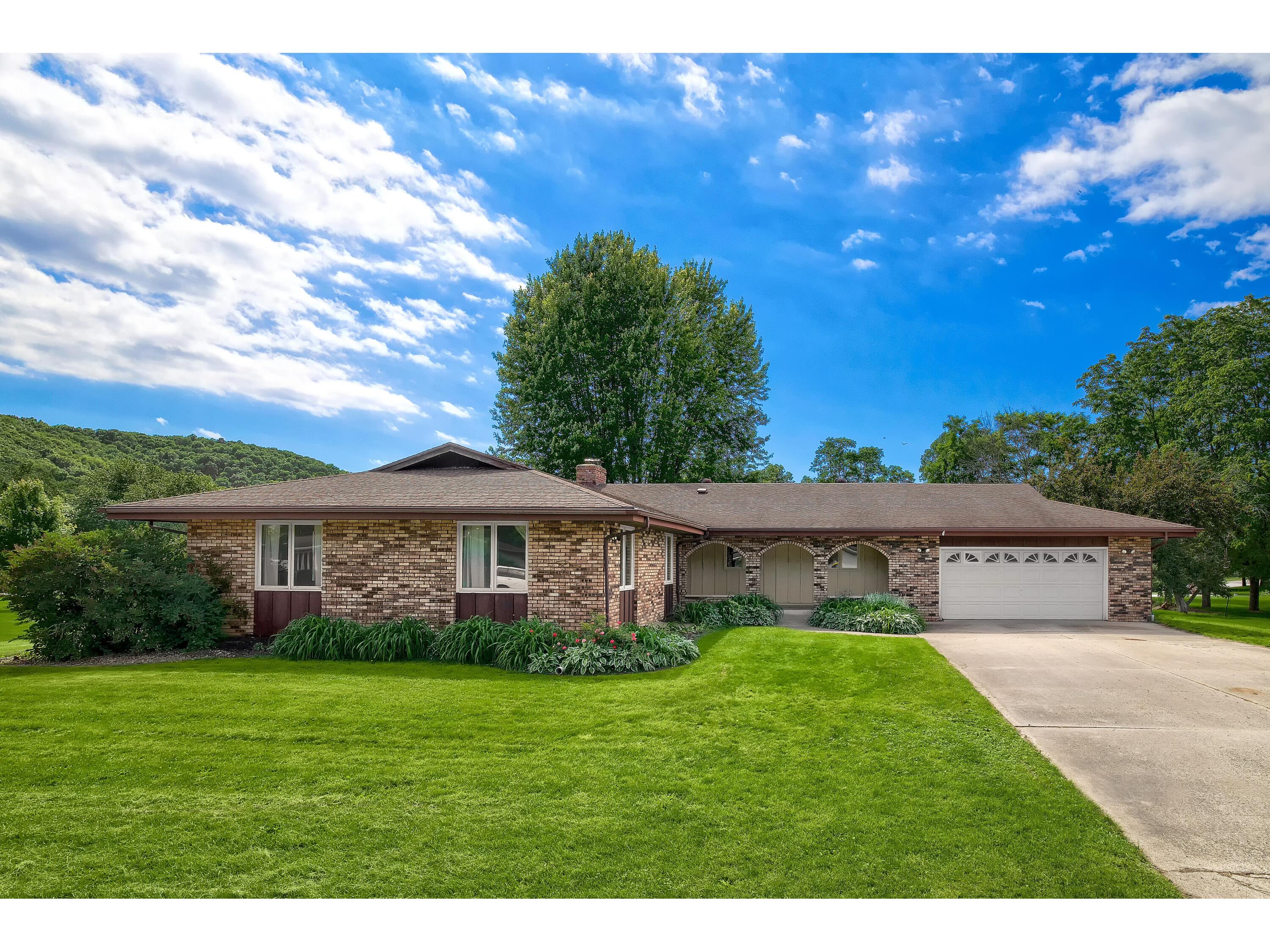 190 Cornforth La Crescent MN 55947 1880106 image1