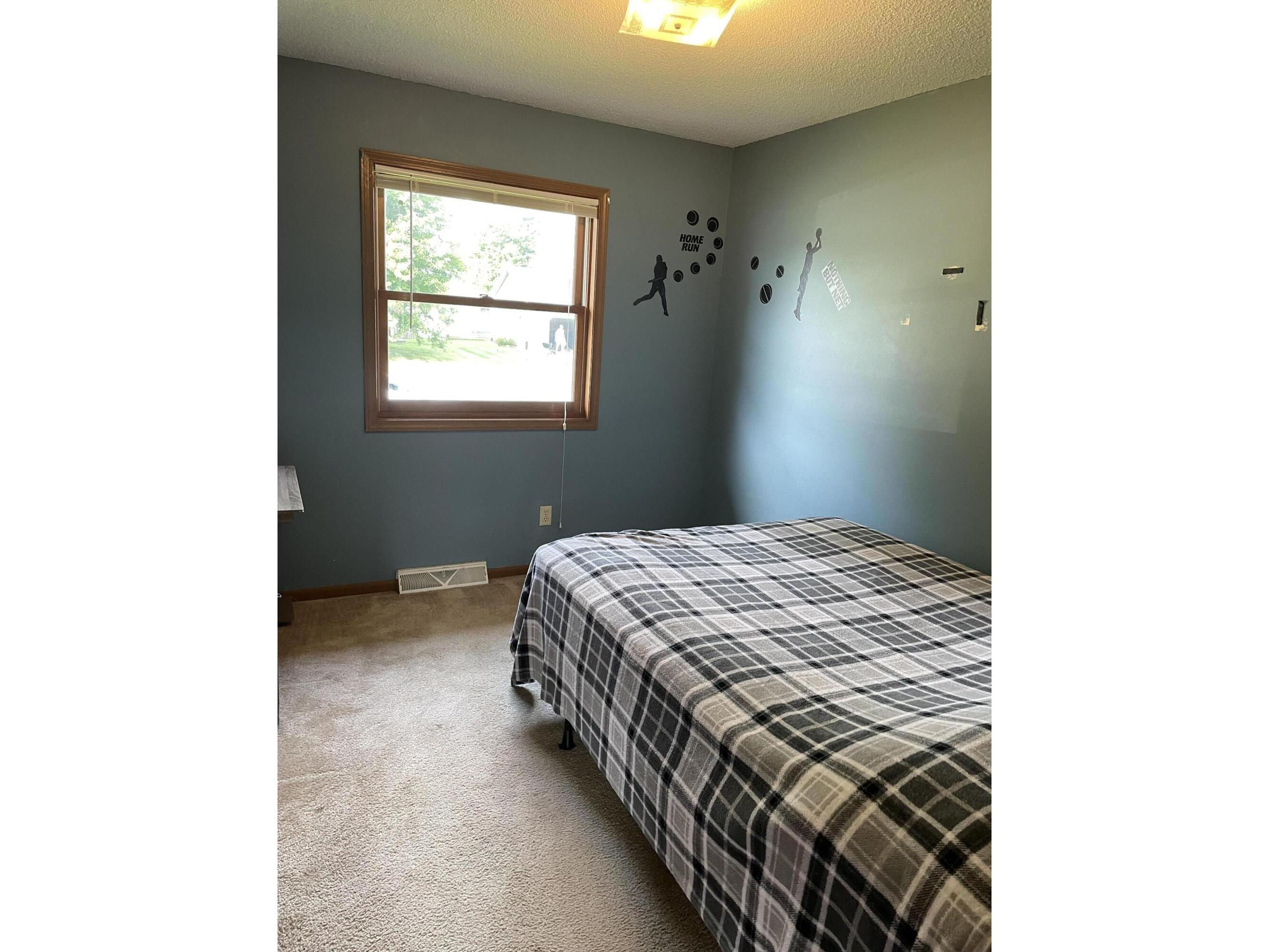 1905 Henry Johns Bangor WI 54614 1934253 image11