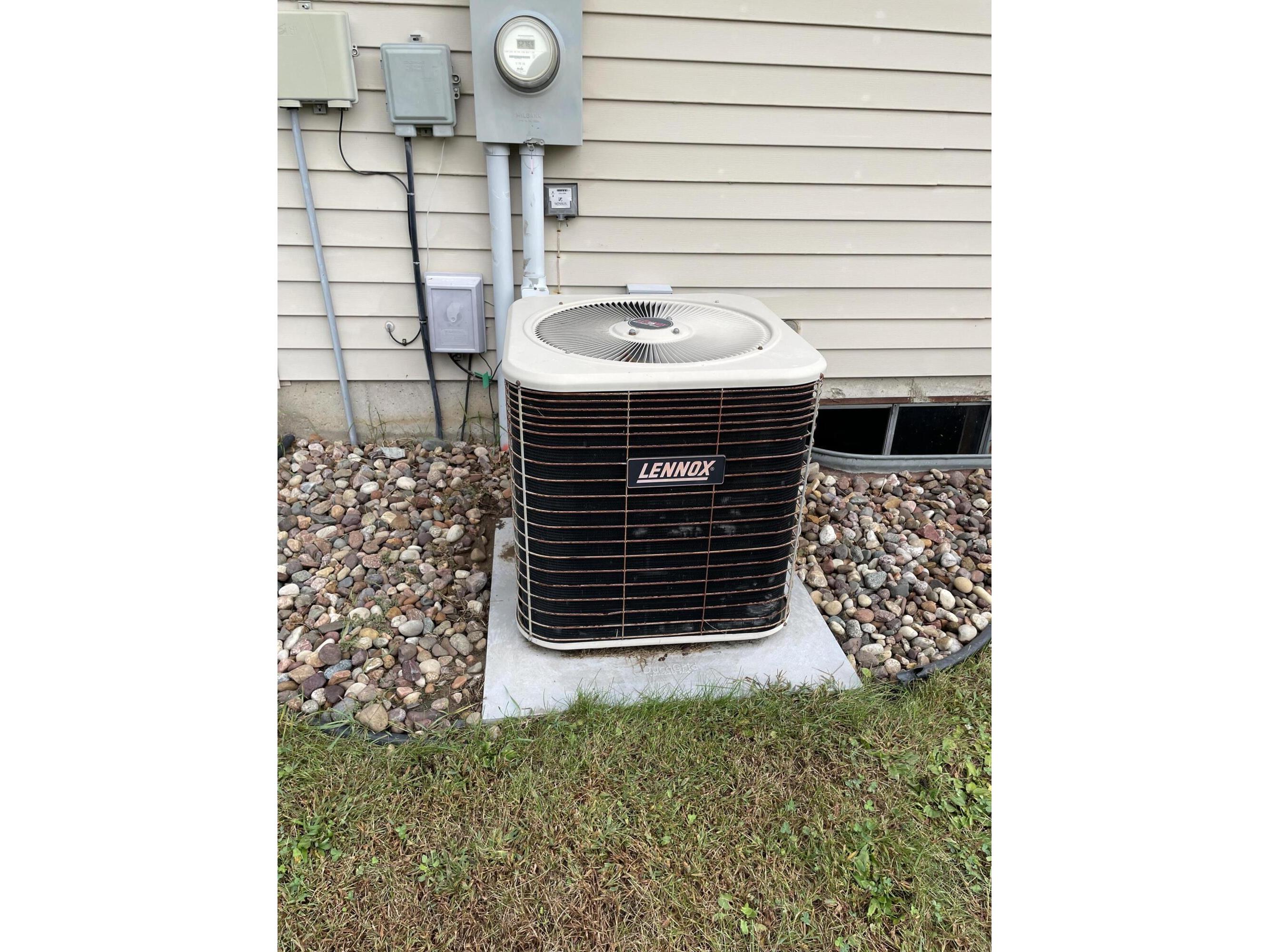 1905 Henry Johns Bangor WI 54614 1934253 image36