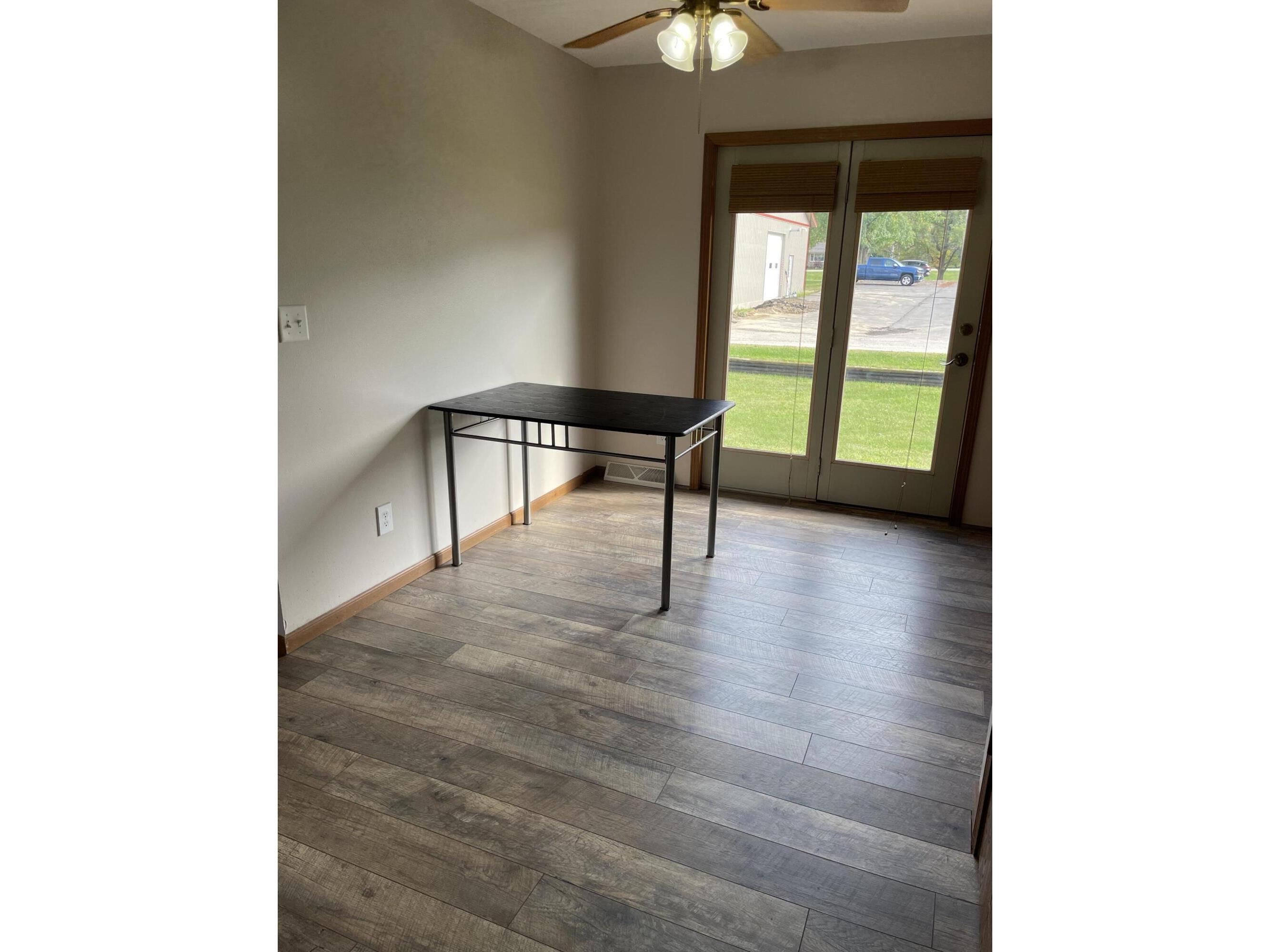 1905 Henry Johns Bangor WI 54614 1934253 image4