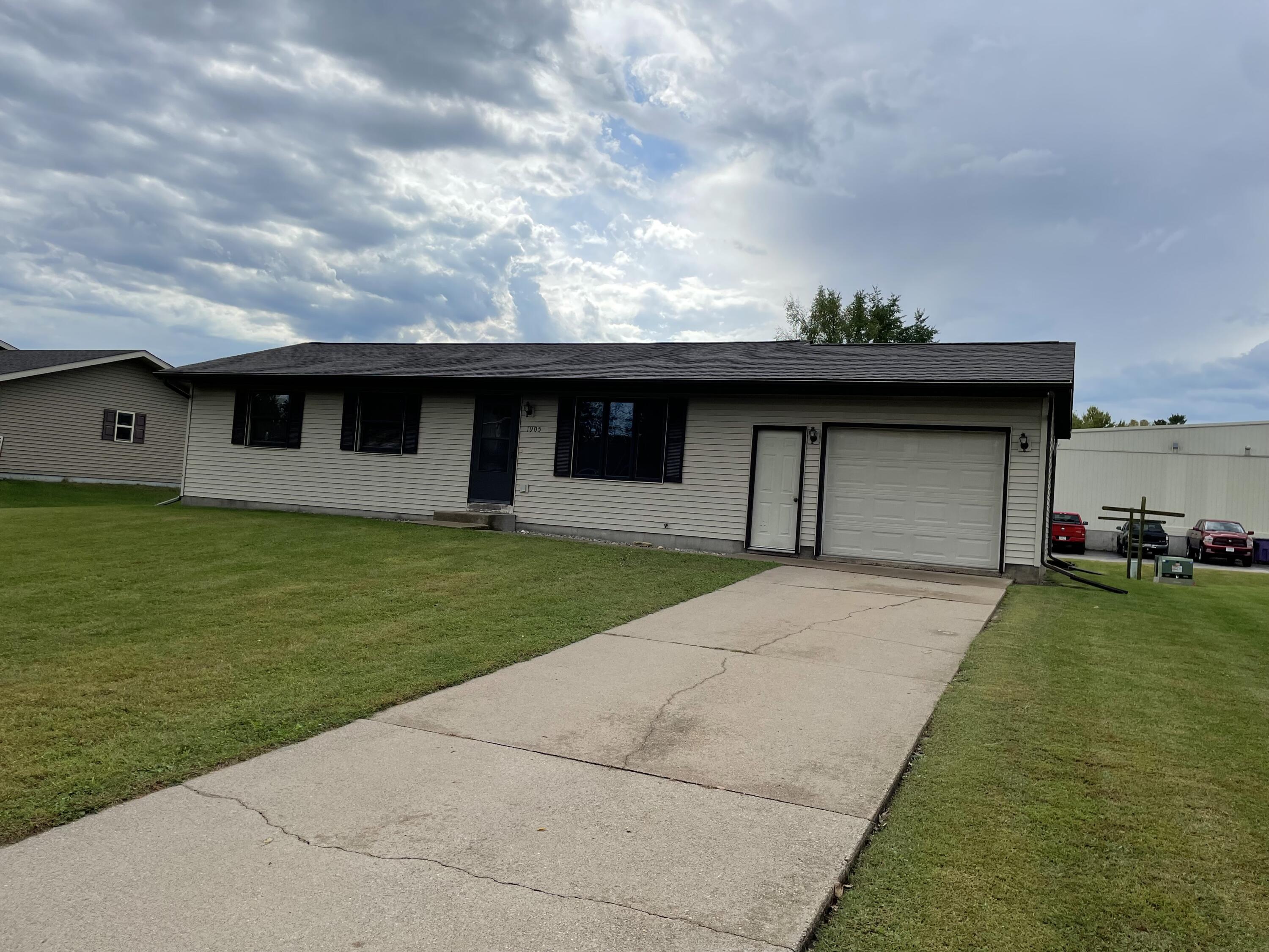 1905 Henry Johns Bangor WI 54614 1934253 image40