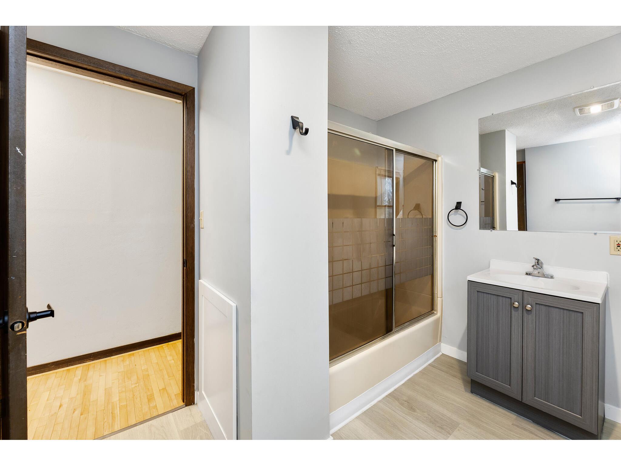 1909-1911 Kane La Crosse WI 54603 1946222 image37