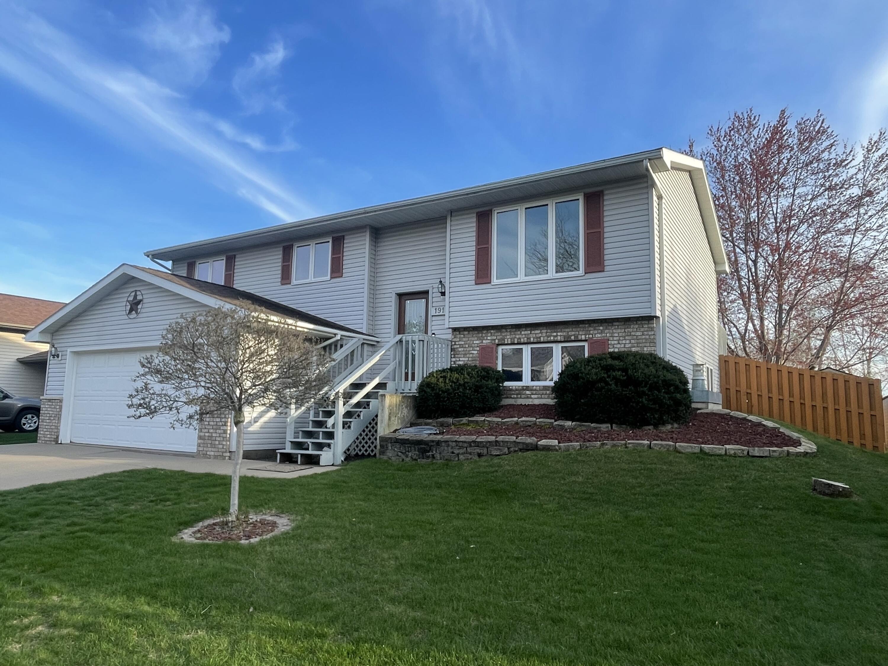 1912 Esther Dr, Onalaska, WI 54650 MLS 1791186 Edina Realty