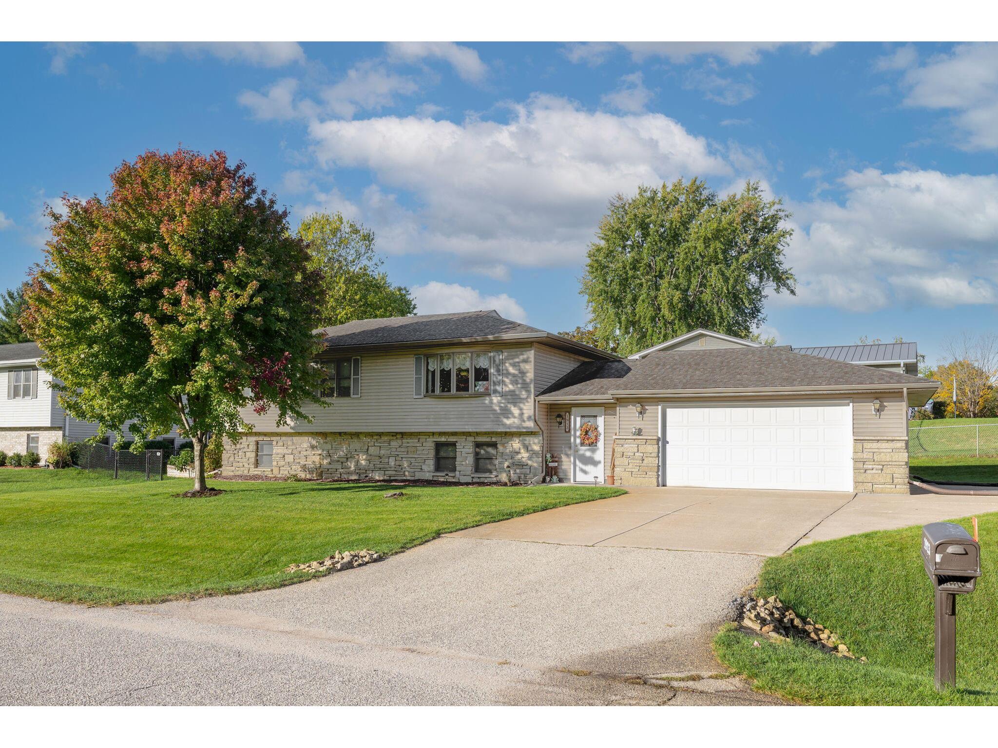 1913 Caroline Campbell WI 54603 1854492 image1