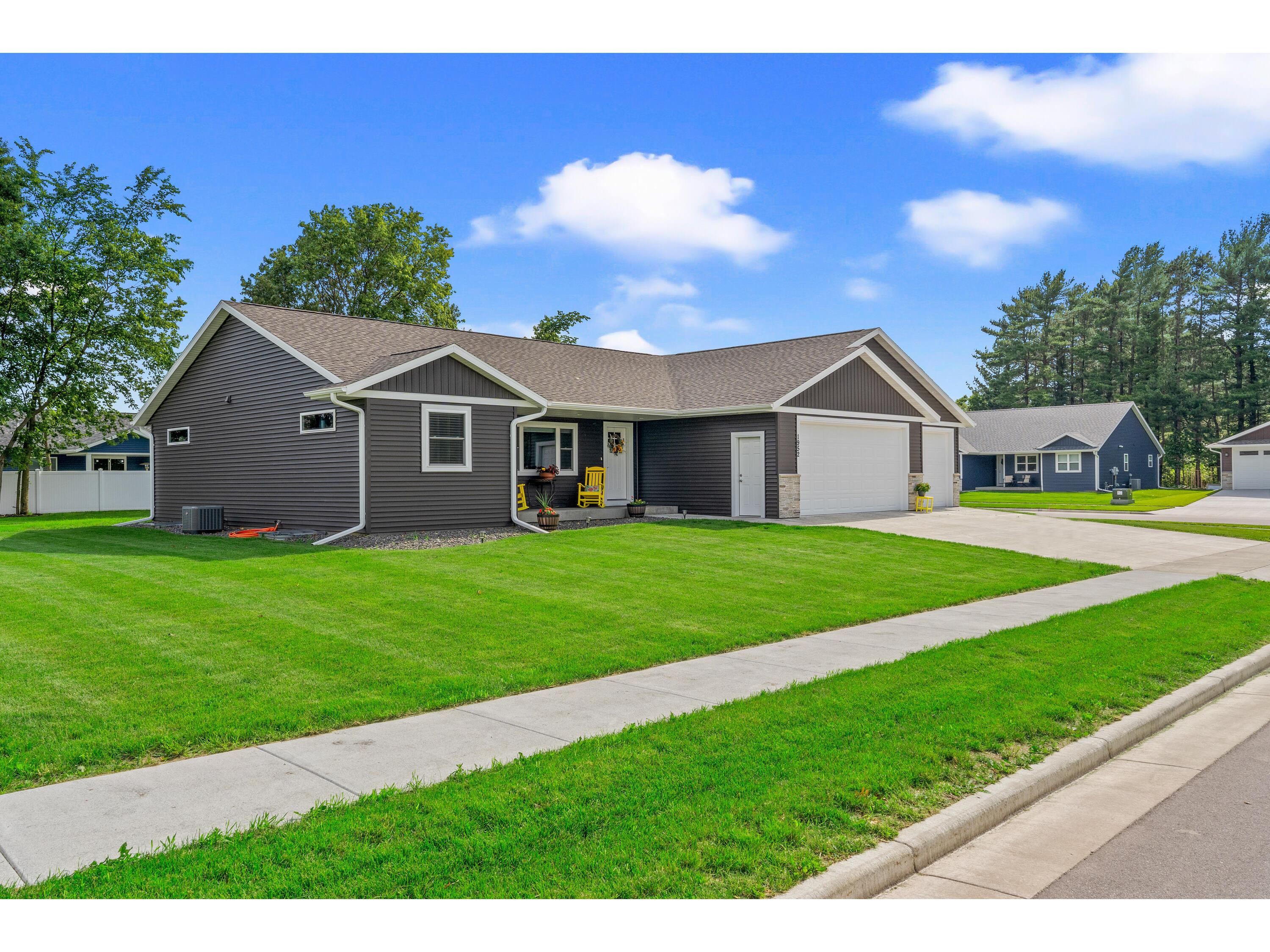 1952 Brooklyn Holmen WI 54636 1879897 image1