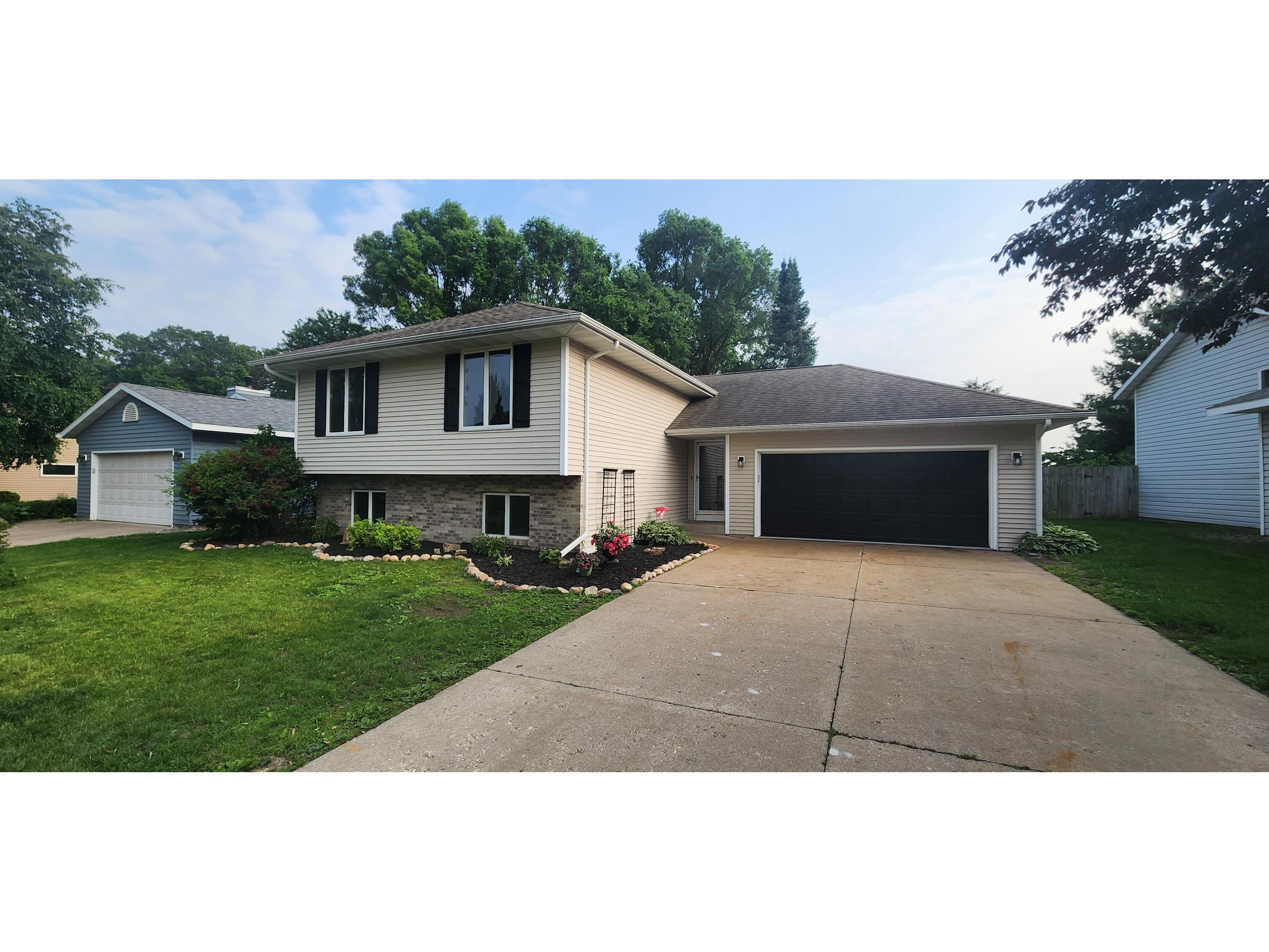 1972 Esther Onalaska WI 54650 1922908 image1