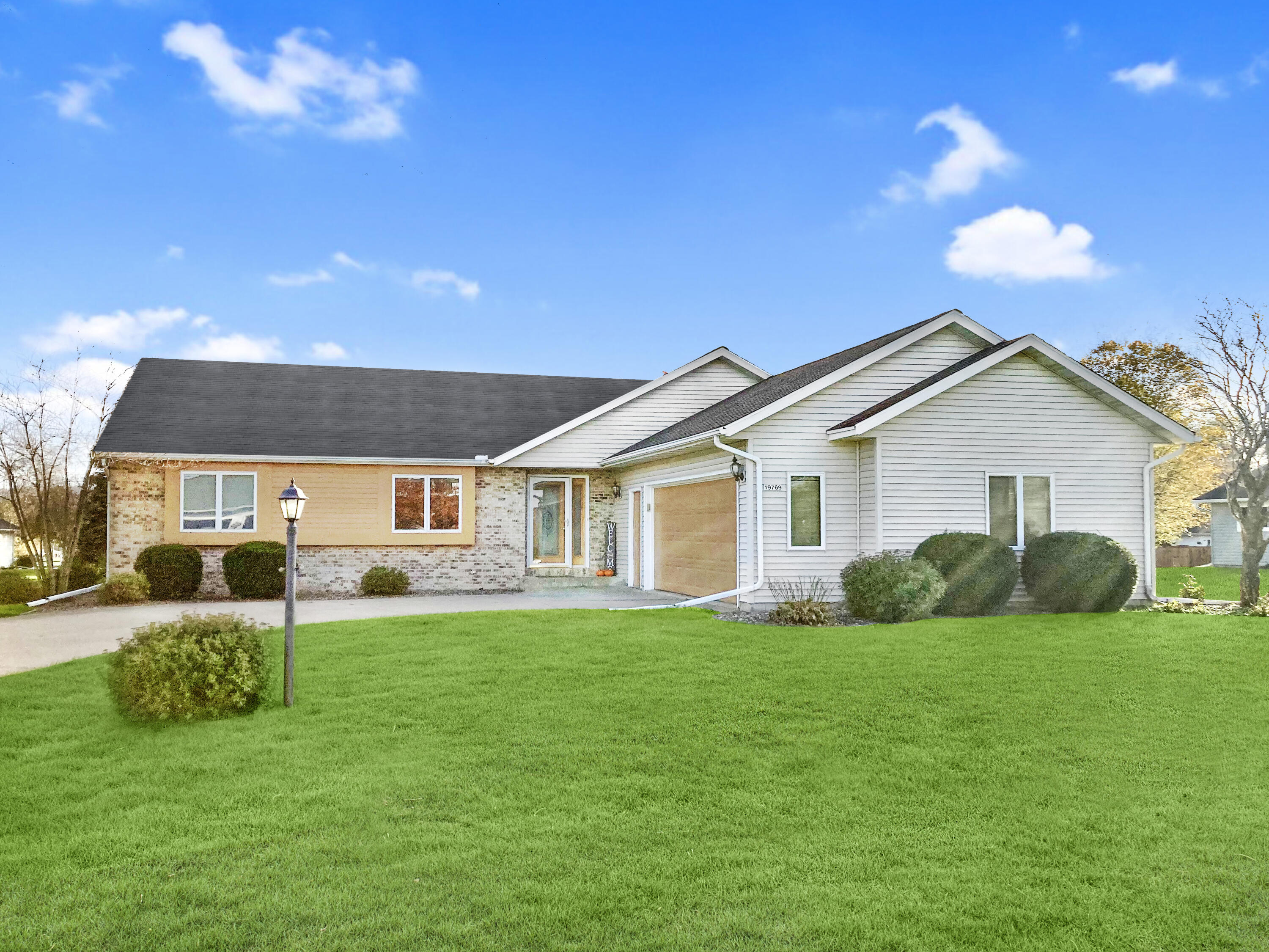 19769 Bluffview PL, Galesville, WI 54630 MLS 1768652 Edina Realty