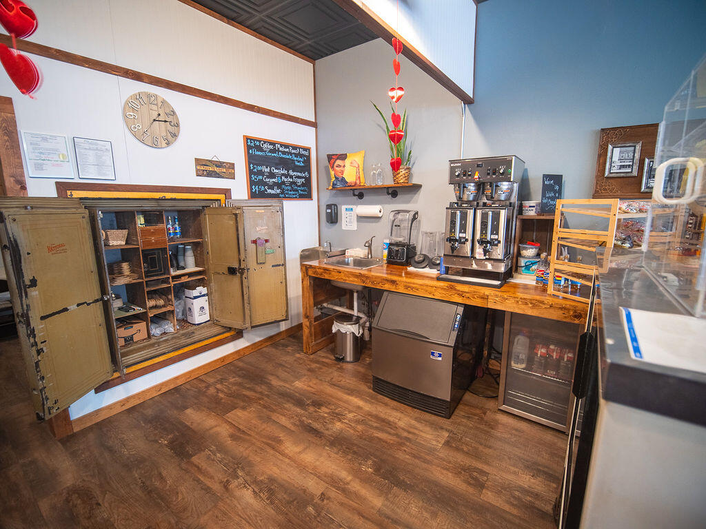 2 E Main New Hampton IA 50659 1959747 image12