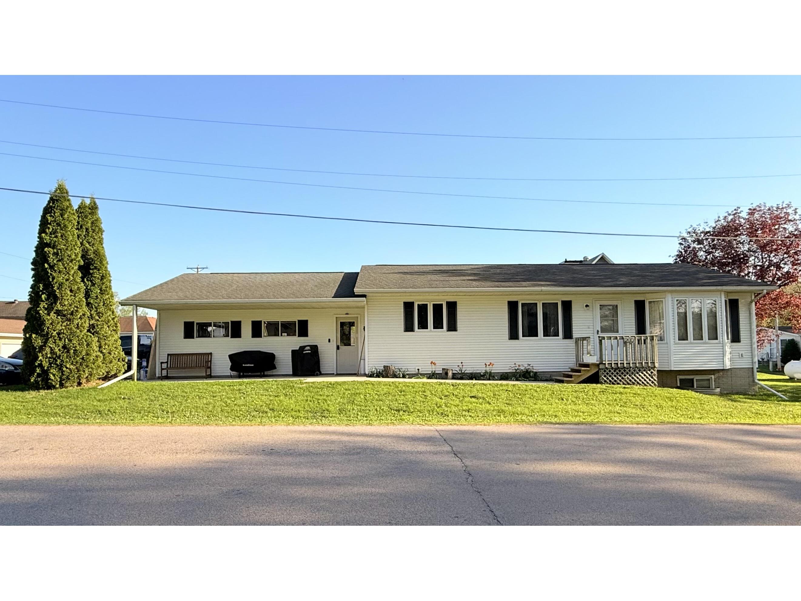 200 Depot Chaseburg WI 54621 1919556 image1