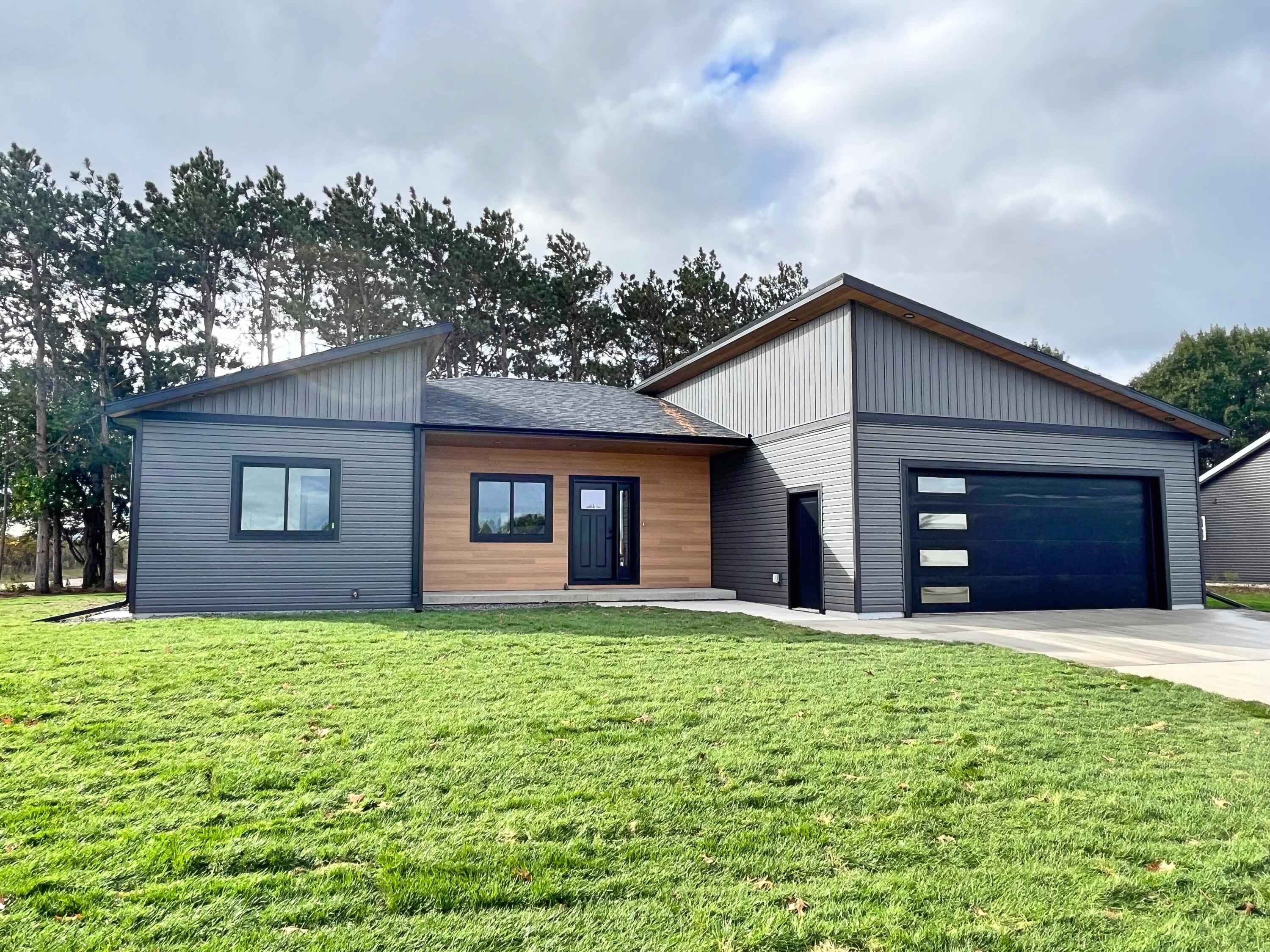 2000 Prairie Holmen WI 54636 1844514 image1