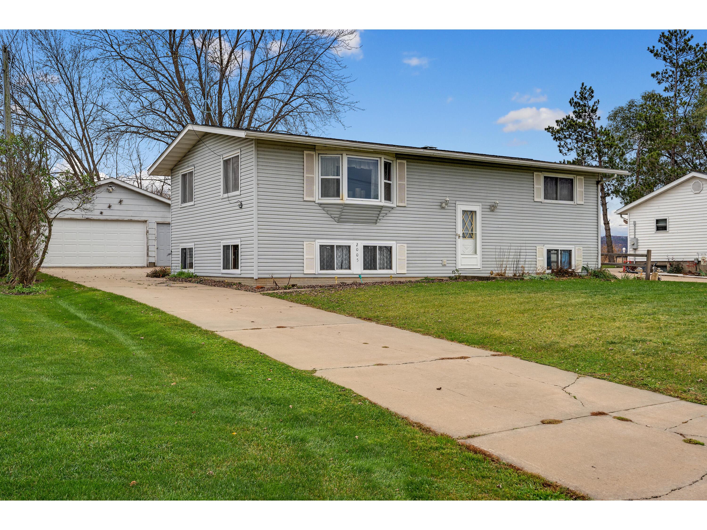 2005 Commercial Bangor WI 54614 1894899 image1