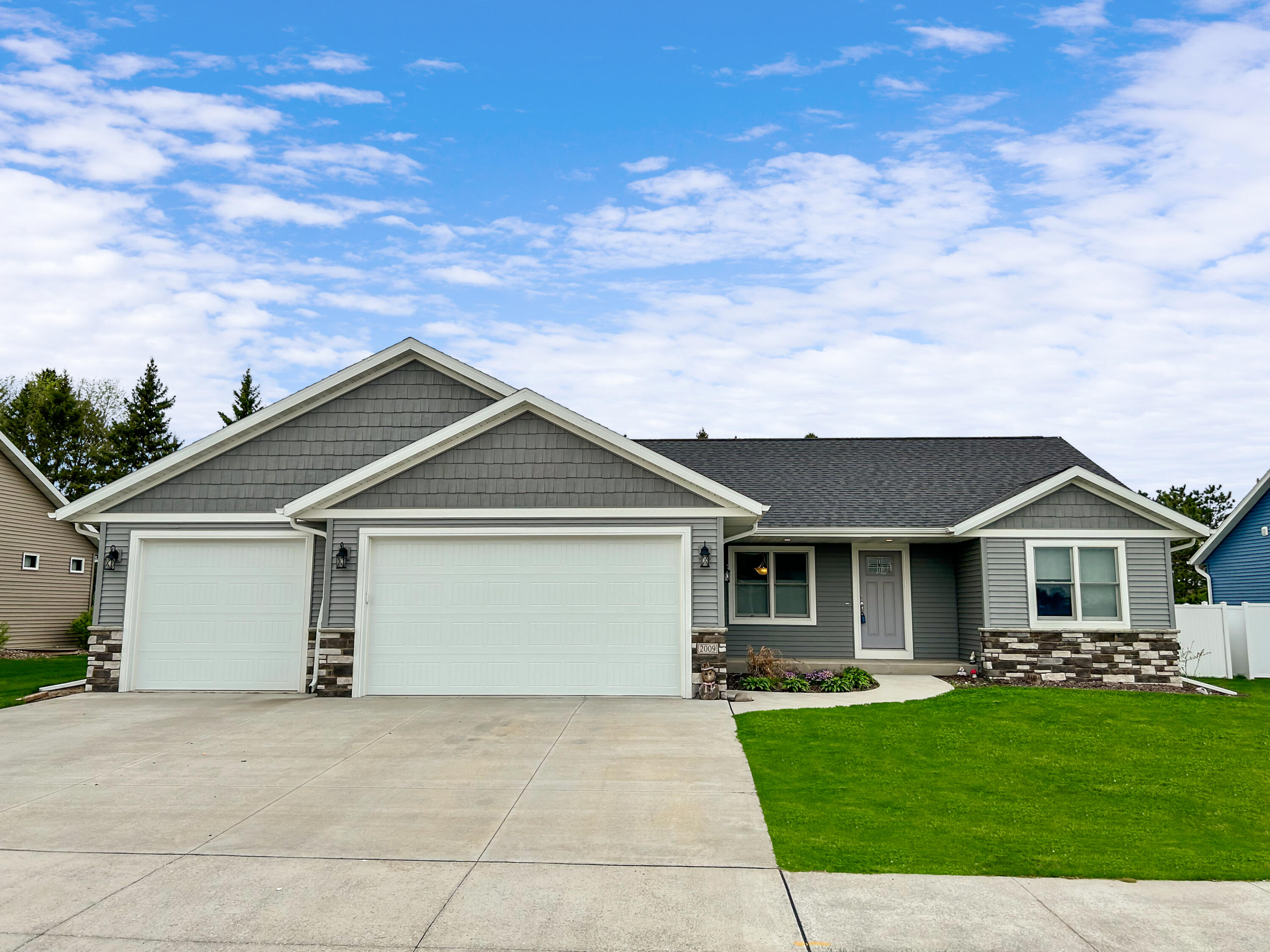 2009 Elinor Holmen WI 54636 1835943 image1