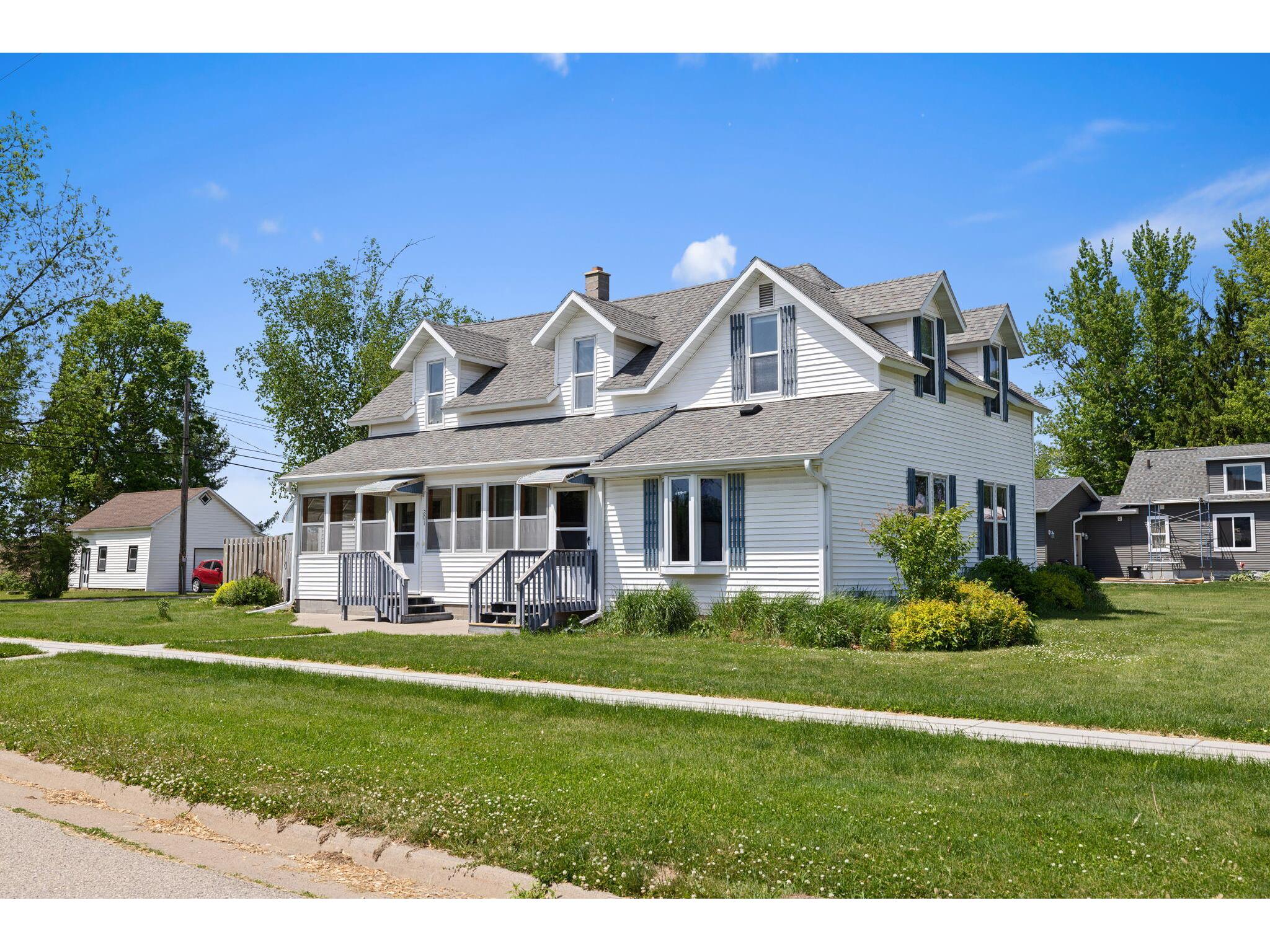 201 W Hogg Melrose WI 54642 1964504 image1