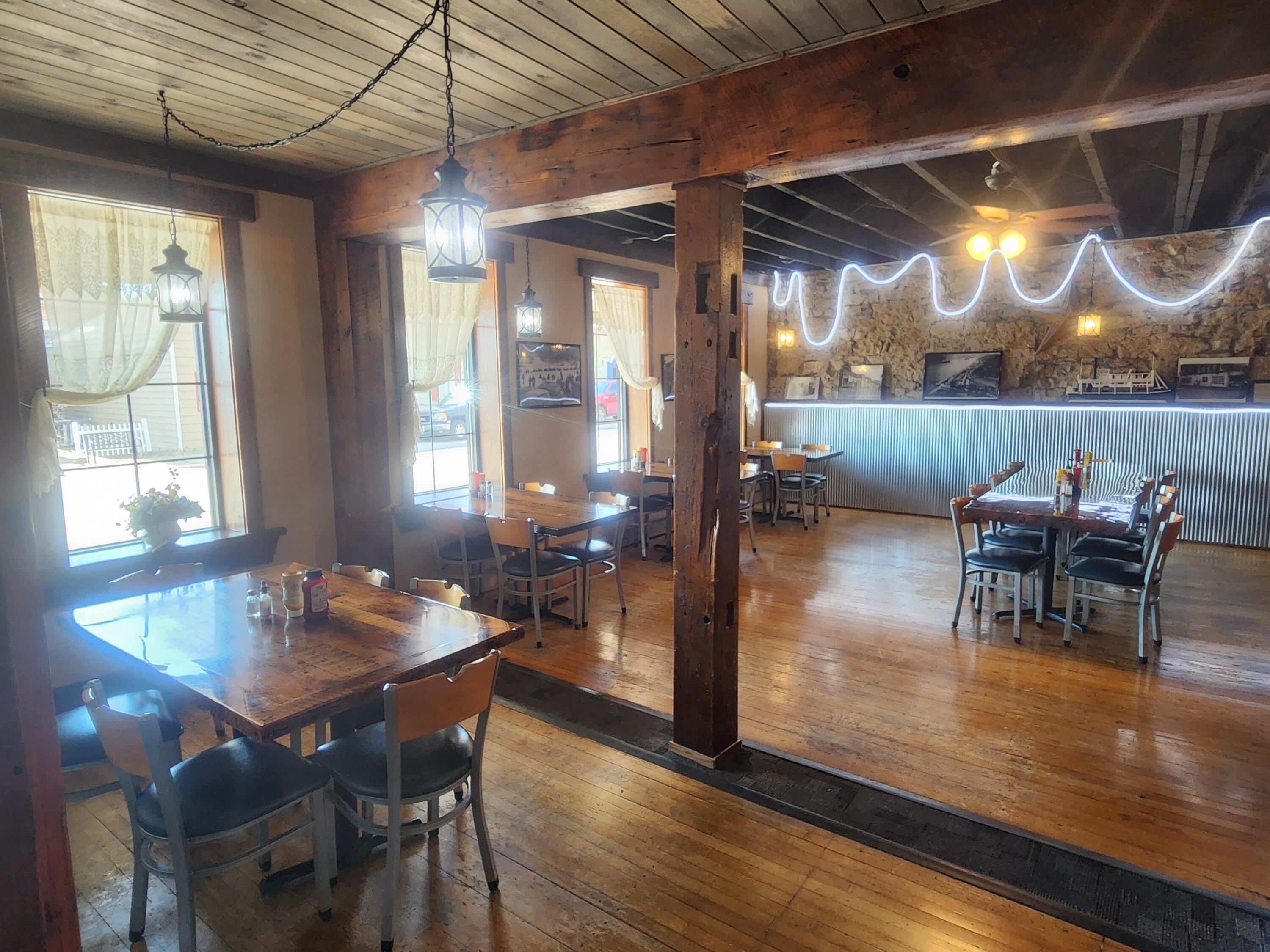 201 N Main Alma WI 54610 1921476 image13