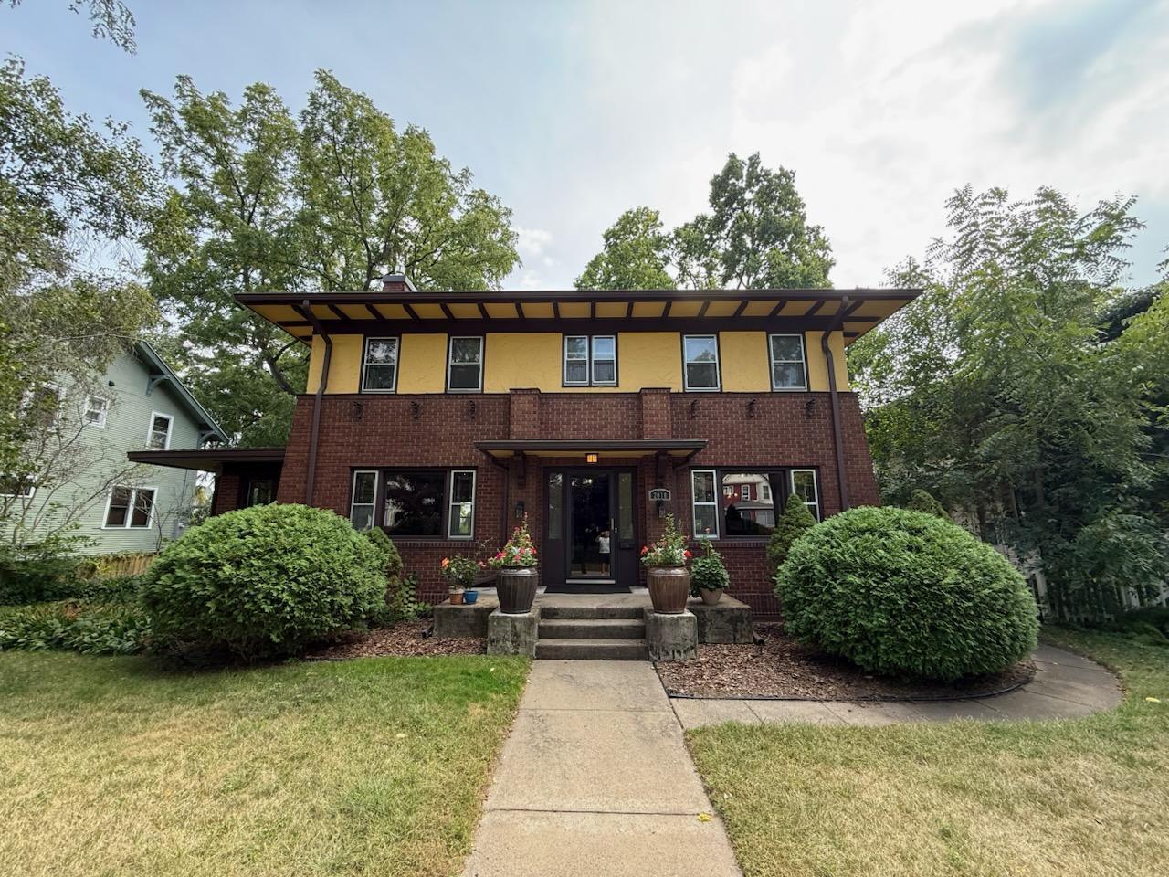 2010 Main La Crosse WI 54601 1950086 image1