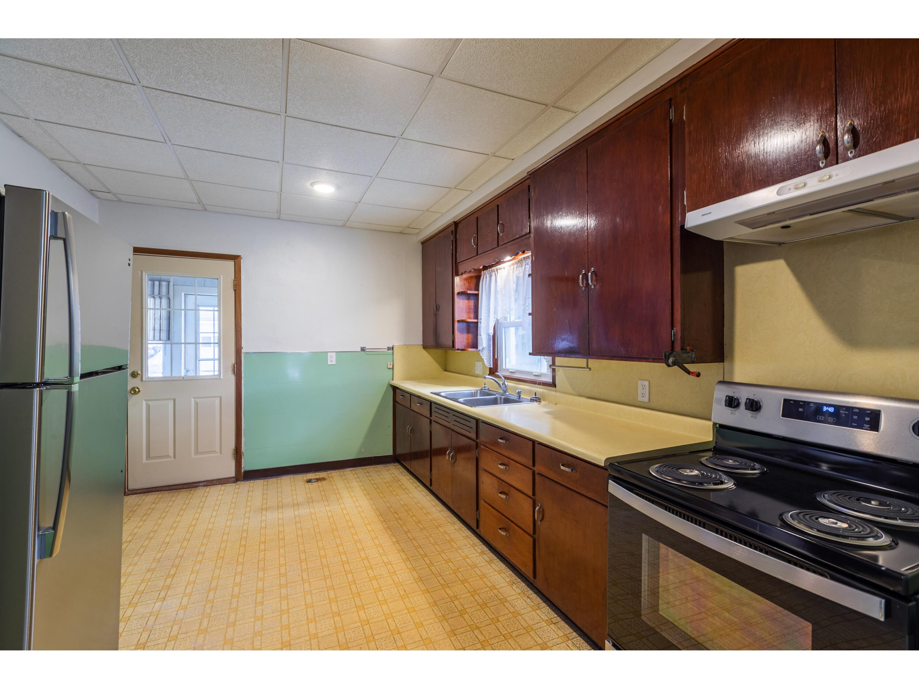 2011 21st La Crosse WI 54601 1946154 image13