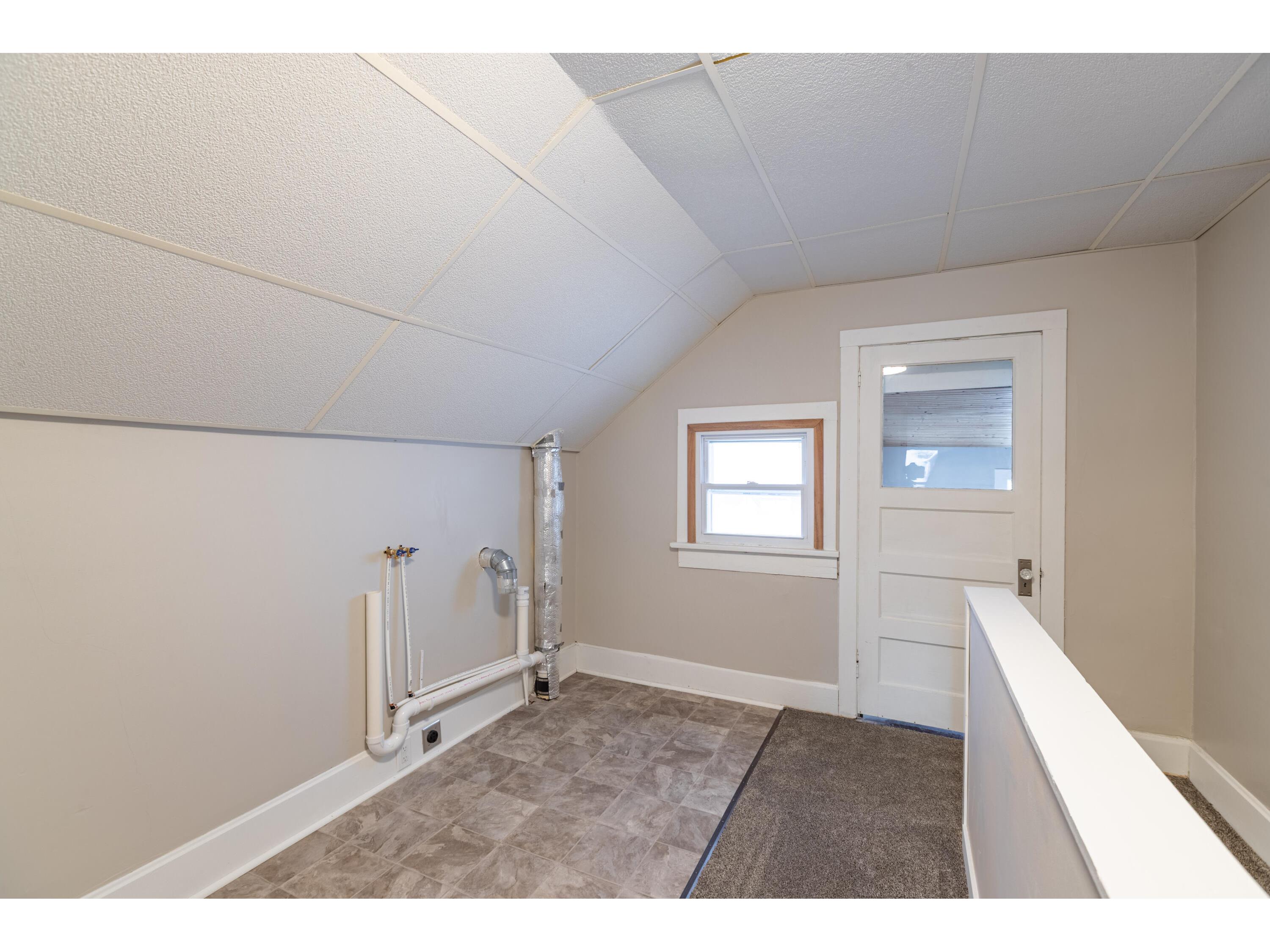 2011 21st La Crosse WI 54601 1946154 image14