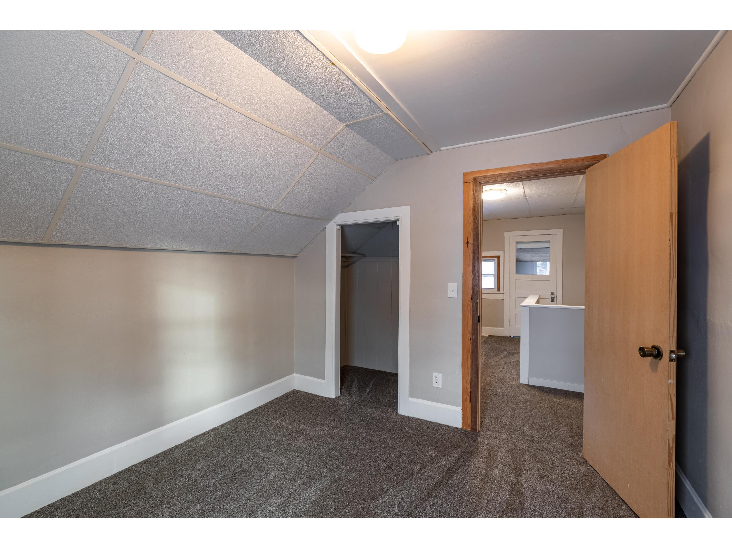 2011 21st La Crosse WI 54601 1946154 image16