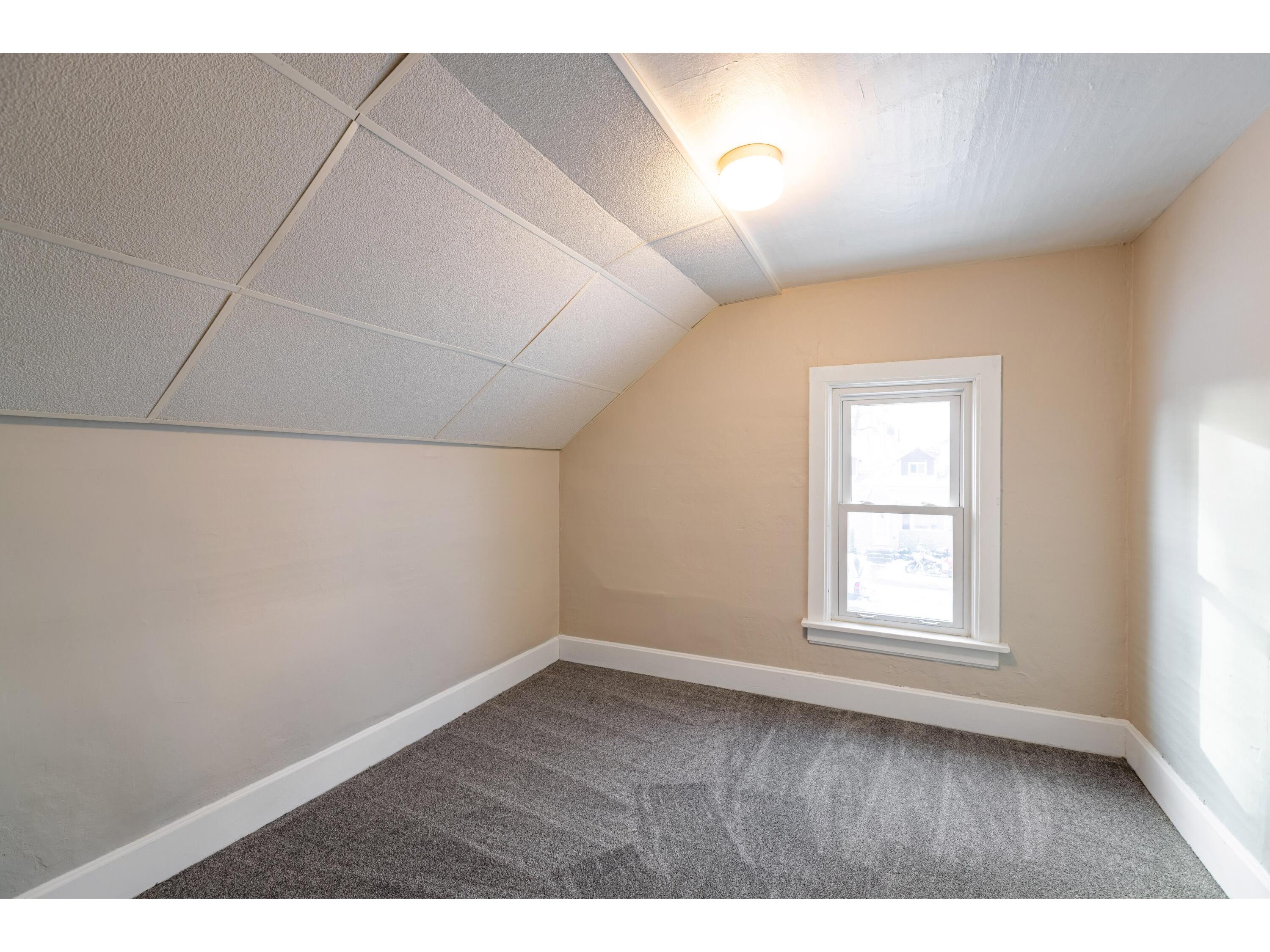 2011 21st La Crosse WI 54601 1946154 image20